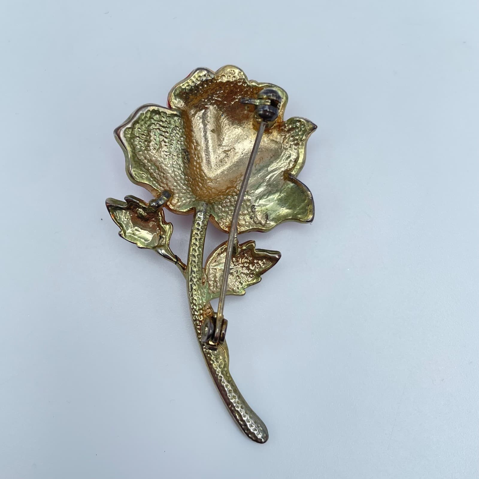 Vintage Gold-Tone Pink Pavé Rhinestone Bold Rose Flower Figural Brooch Pin - Thumbnail 3