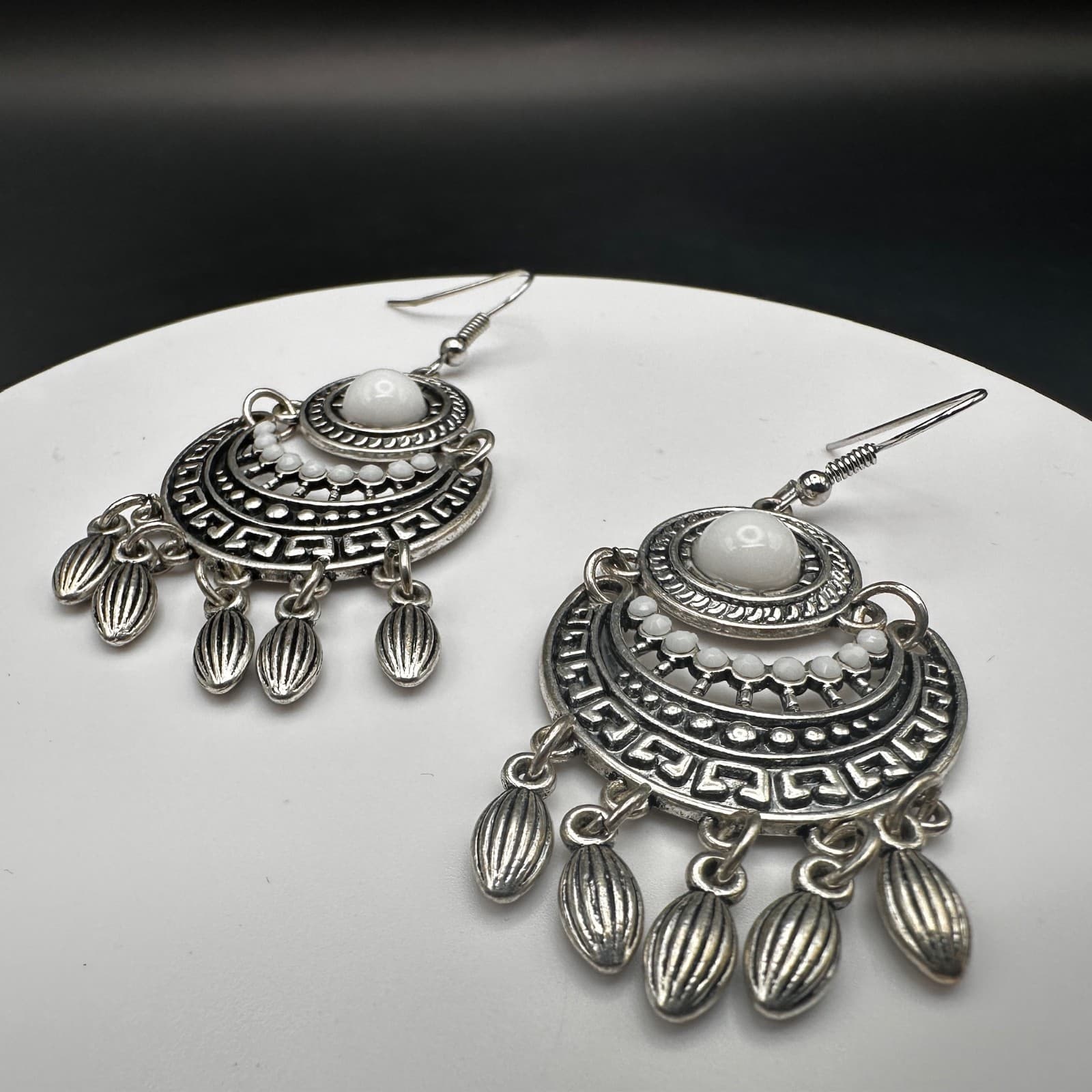 Vintage 90s Boho Dangle Earrings Silver-Tone White Beaded Ethnic Grecian Style - Thumbnail 9