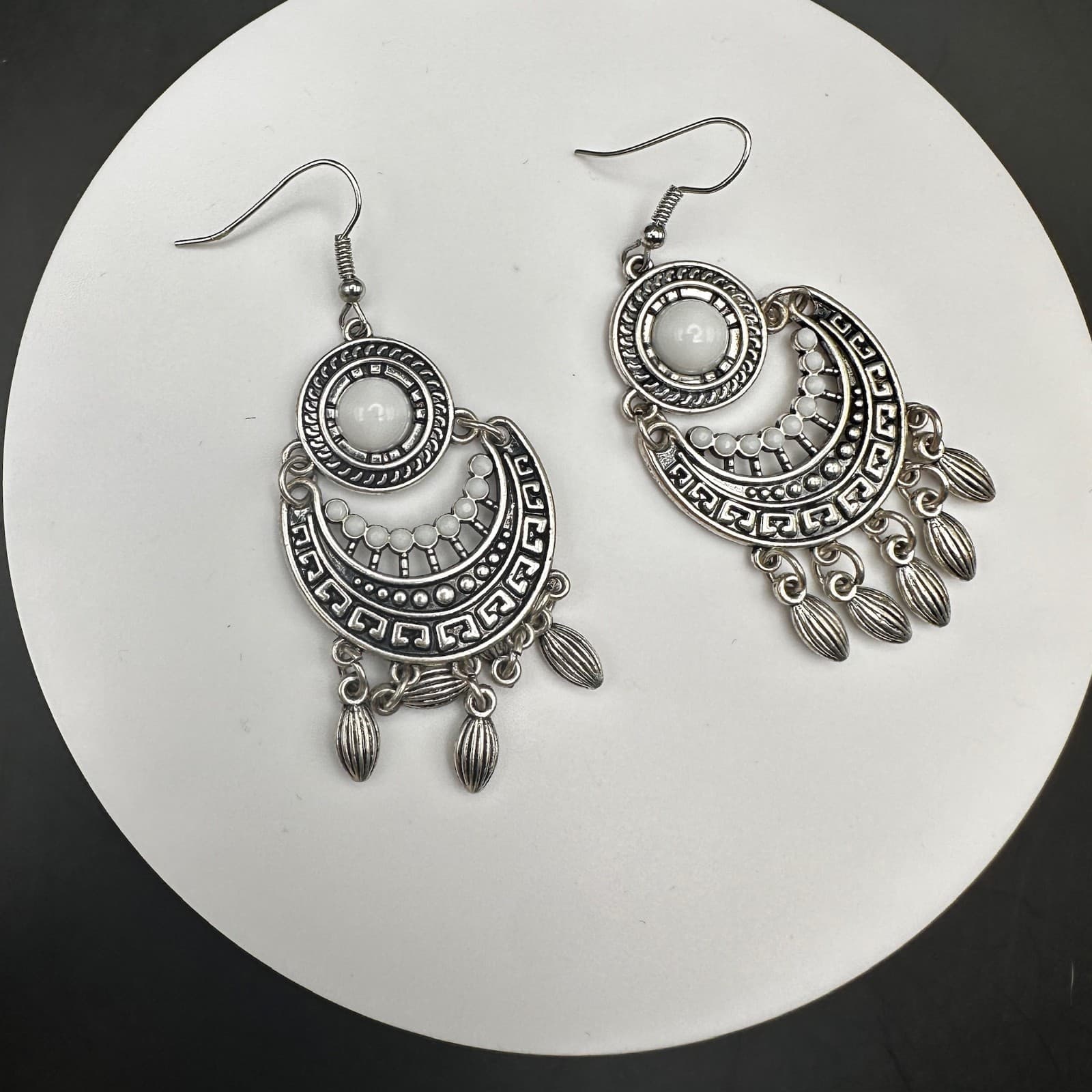Vintage 90s Boho Dangle Earrings Silver-Tone White Beaded Ethnic Grecian Style - Thumbnail 7