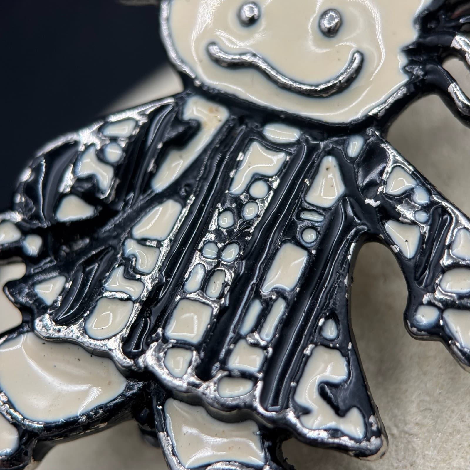 Vintage 1970s Black & White Enamel Wild Hair Art Girl Stripes Dress Brooch Pin - Thumbnail 3