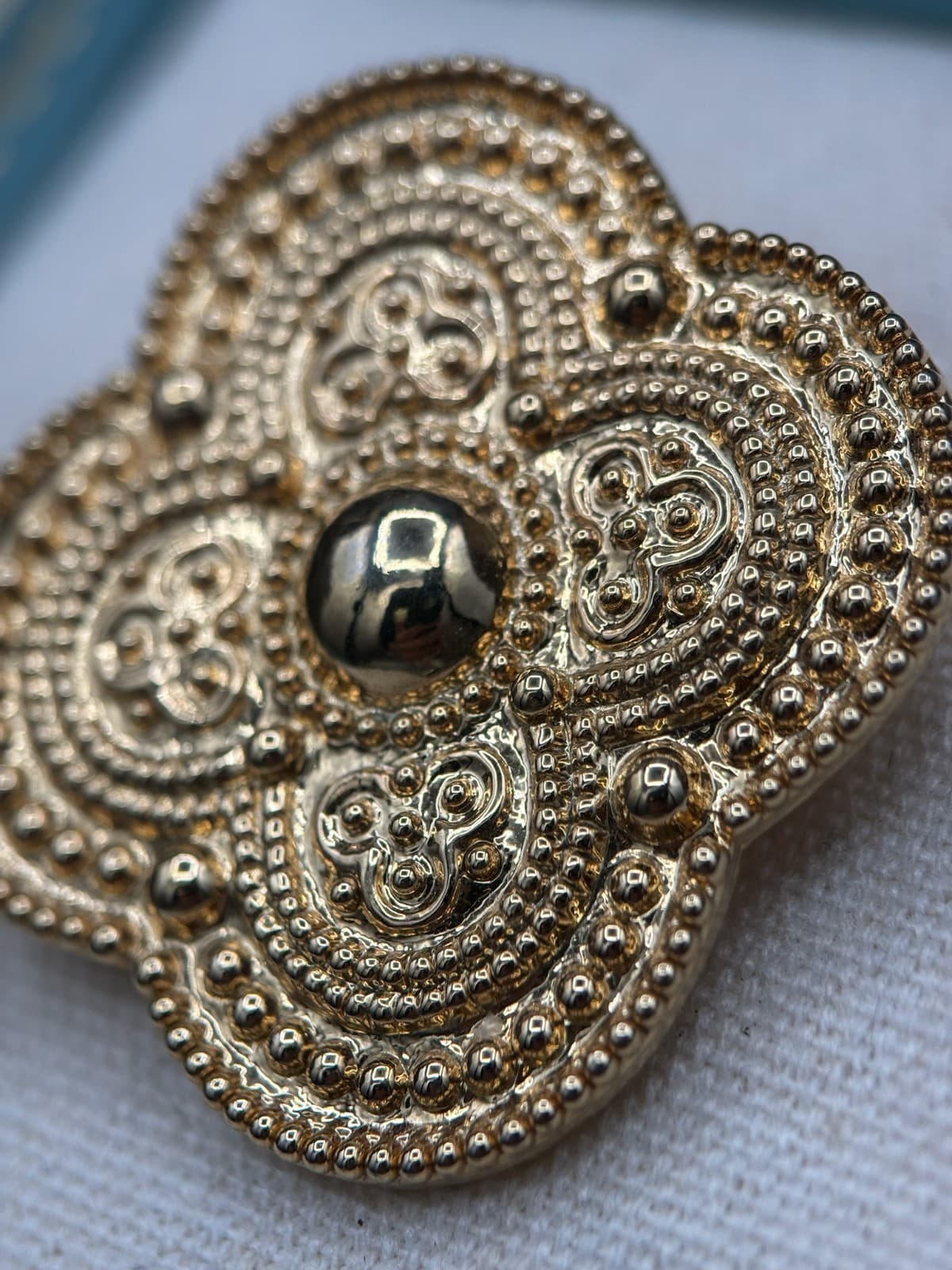 Vintage Gold Tone Brooch Clover Quatrefoil Ornate Filigree Textured Pin - Image 1