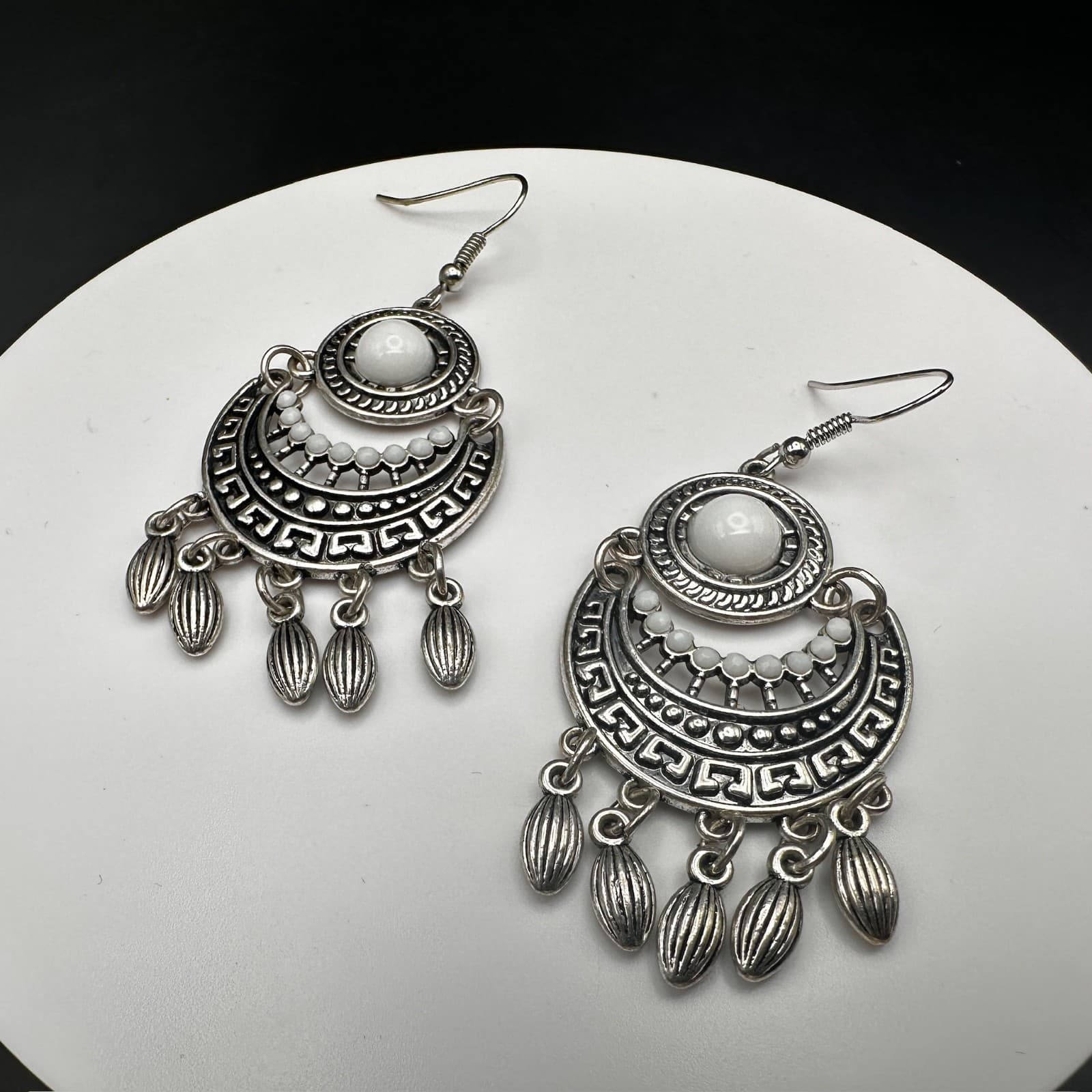 Vintage 90s Boho Dangle Earrings Silver-Tone White Beaded Ethnic Grecian Style - Thumbnail 10