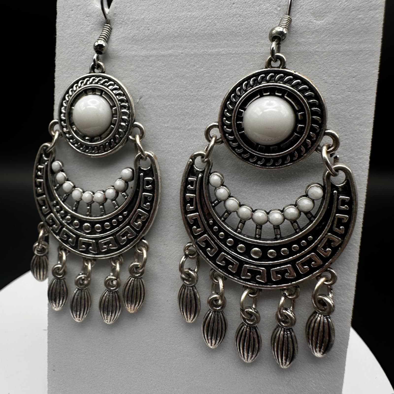Vintage 90s Boho Dangle Earrings Silver-Tone White Beaded Ethnic Grecian Style - Thumbnail 4