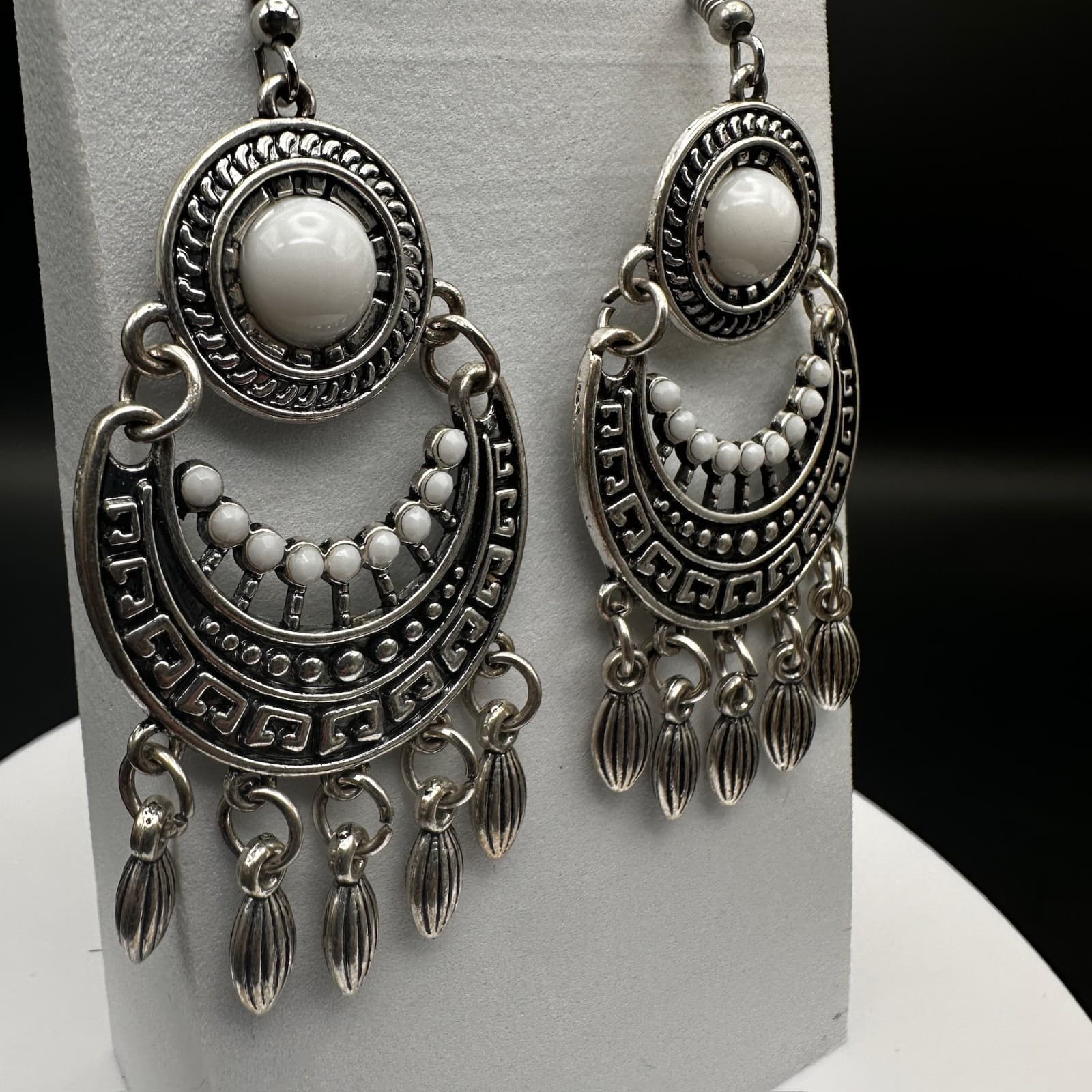 Vintage 90s Boho Dangle Earrings Silver-Tone White Beaded Ethnic Grecian Style - Thumbnail 3