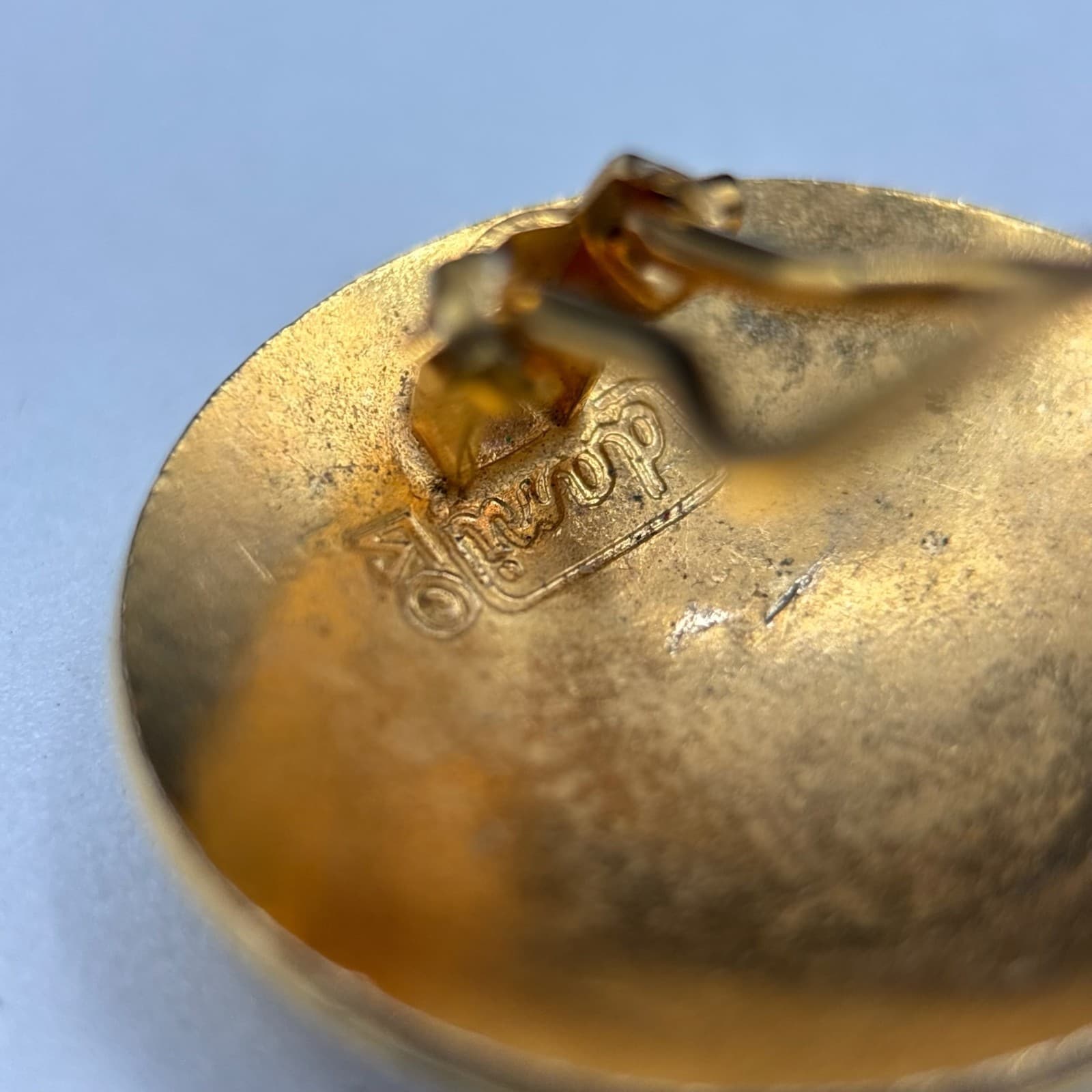 Vintage Gold Enamel Clip-On Earrings Blue White Art Deco Geometric Round - Thumbnail 6