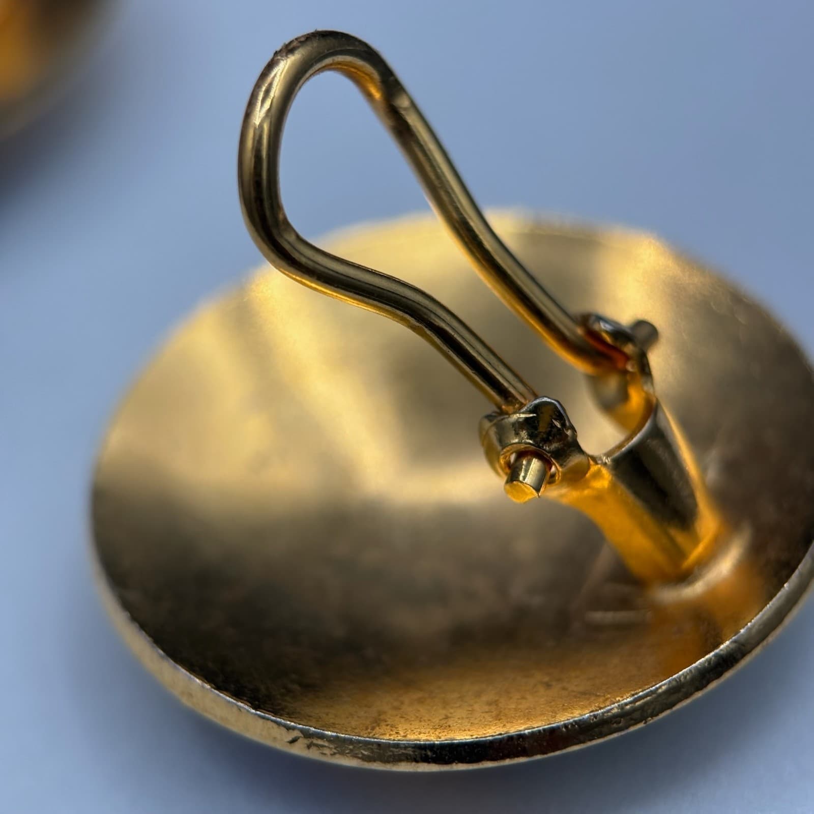 Vintage Gold Enamel Clip-On Earrings Blue White Art Deco Geometric Round - Thumbnail 8