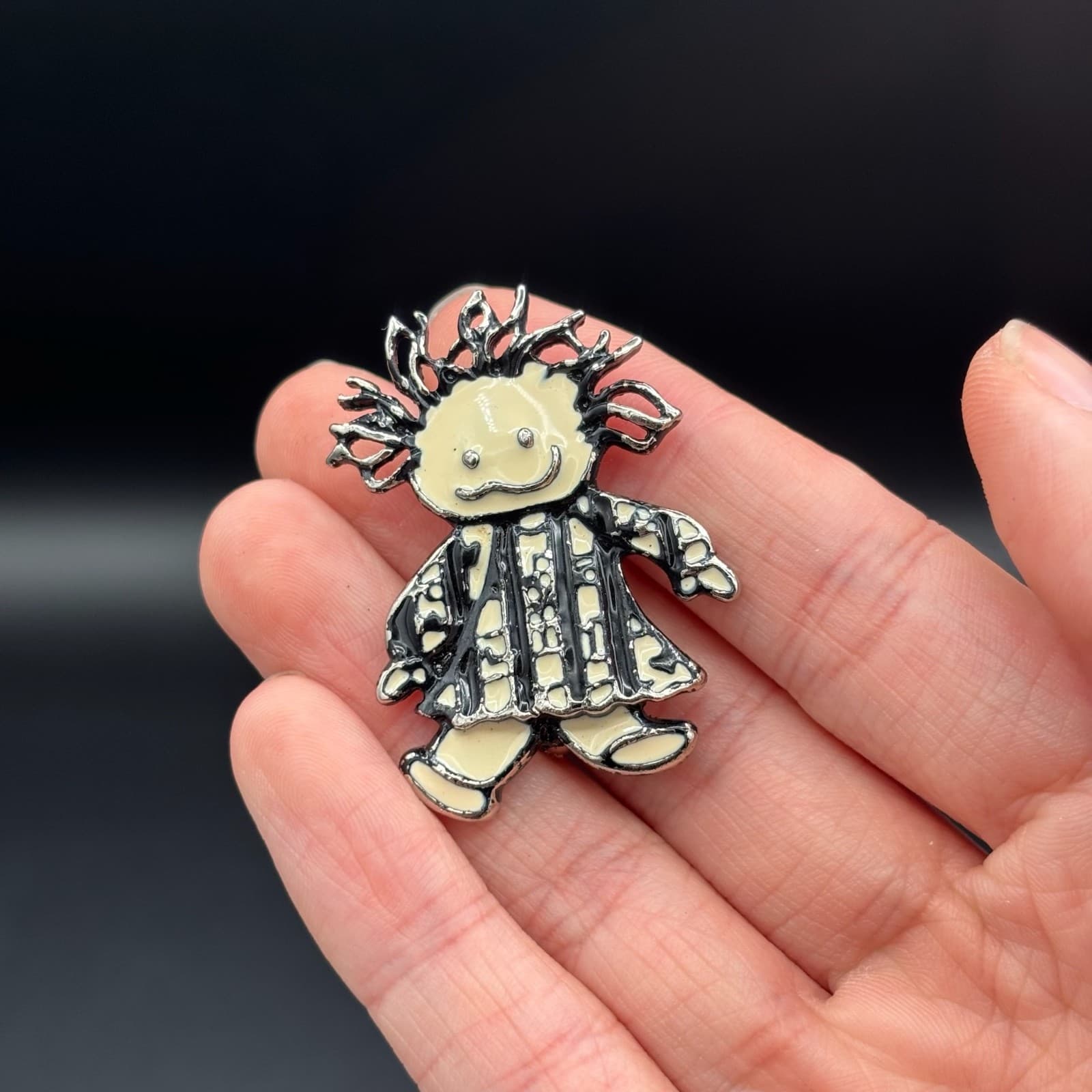 Vintage 1970s Black & White Enamel Wild Hair Art Girl Stripes Dress Brooch Pin - Thumbnail 8