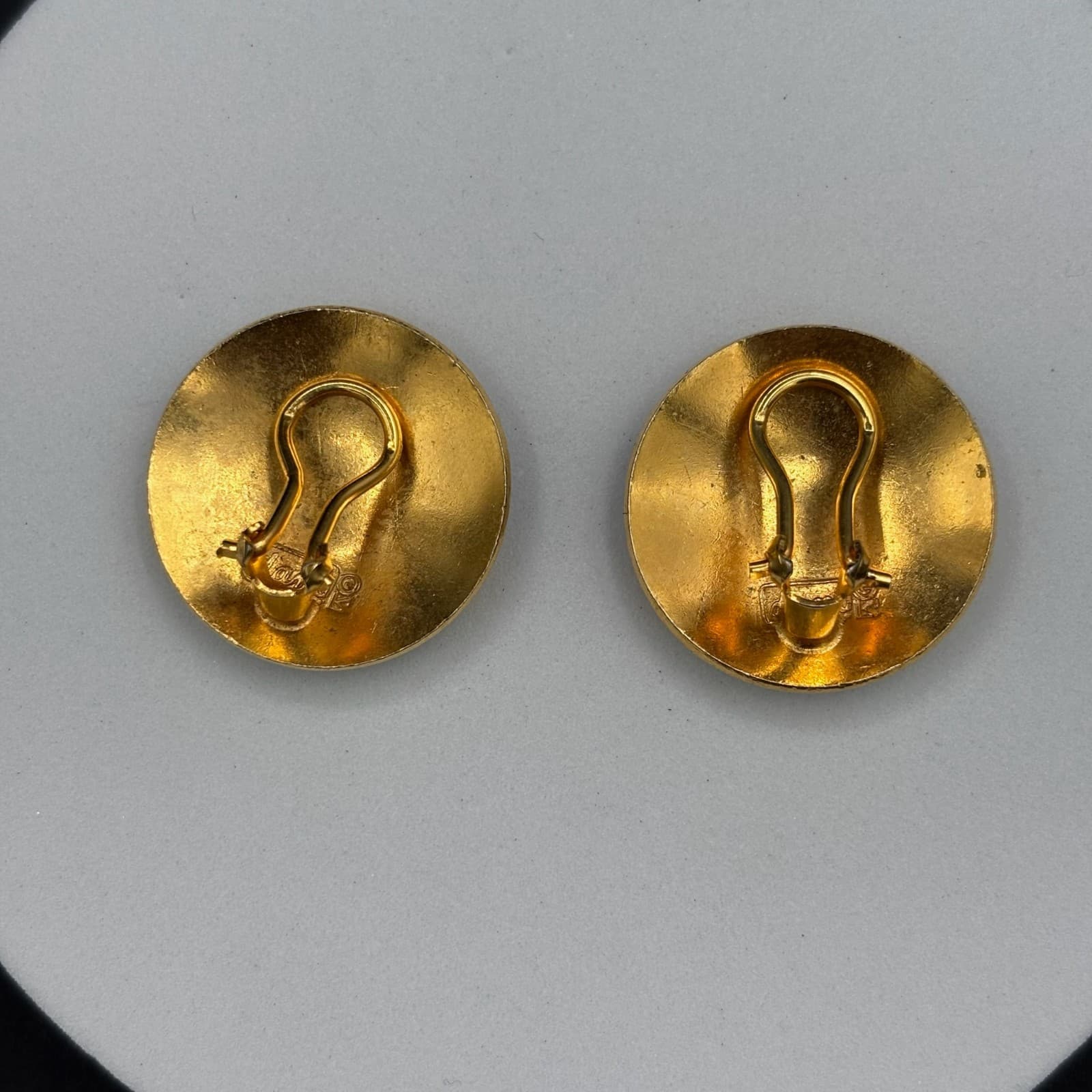 Vintage Gold Enamel Clip-On Earrings Blue White Art Deco Geometric Round - Thumbnail 2