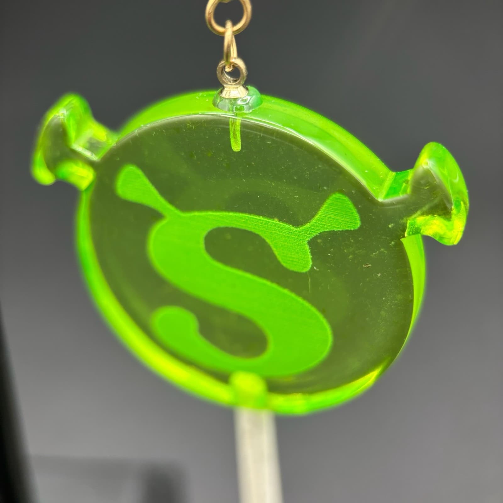 Vintage Signature "S" Shrek Green Lollipop Epoxy Resin Dangle Drop Earrings Y2K - Thumbnail 2