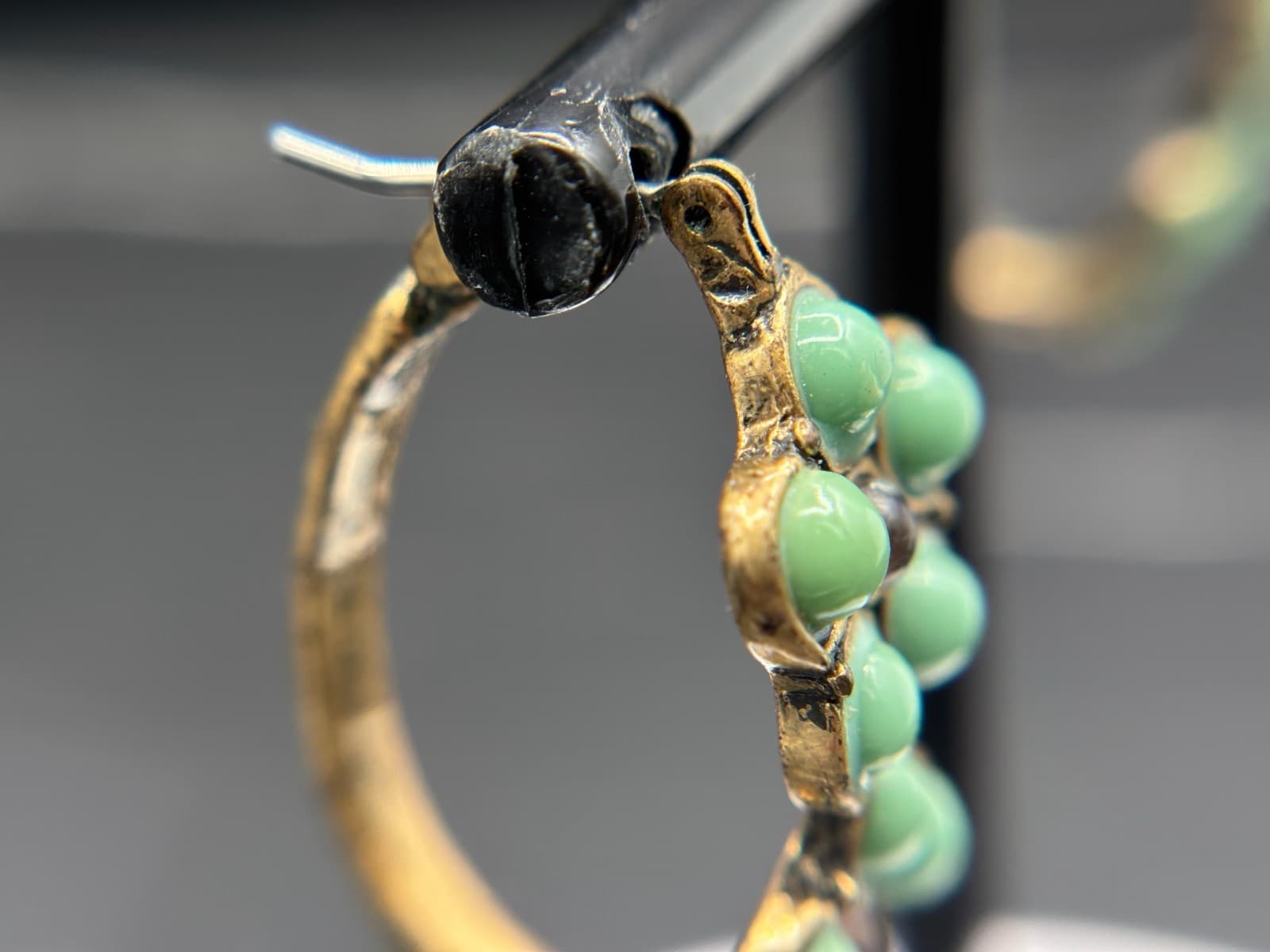 Vintage 90s Gold-Tone Green Painted Glass Cluster Earrings Chic Style - Thumbnail 5