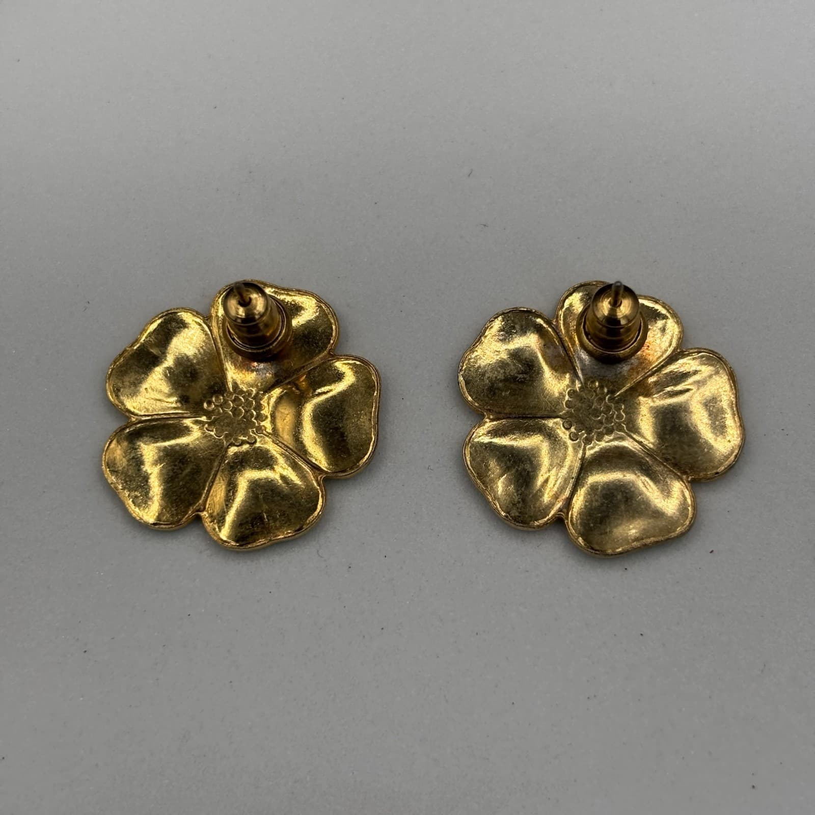 Gold-Tone Teal Enamel Flower Stud Earrings Retro Spring Chic - Thumbnail 5