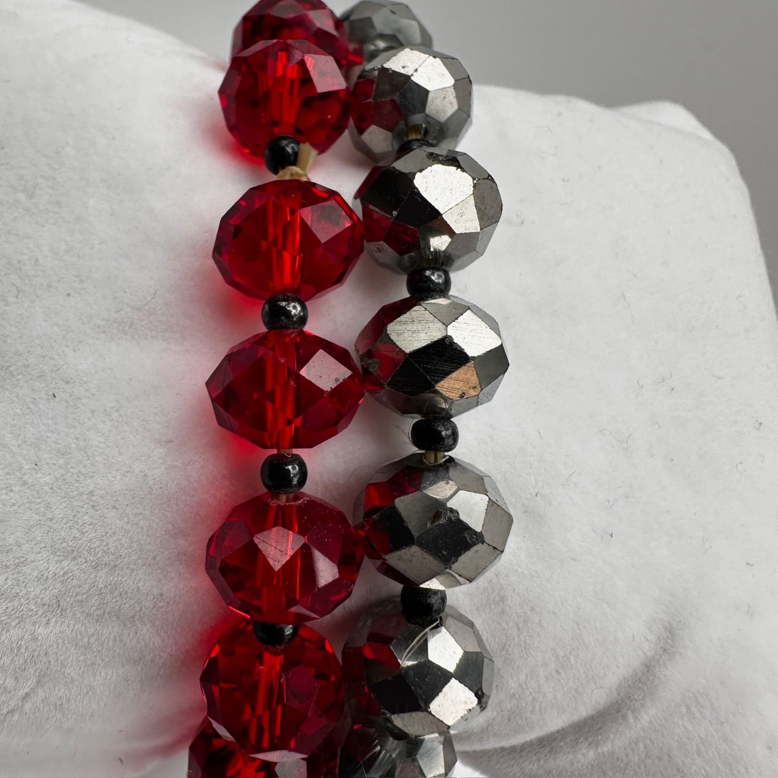 Vintage 90s Red/Silver Tone Faceted Beaded Stretch Bracelet Women's Jewelry - Thumbnail 8