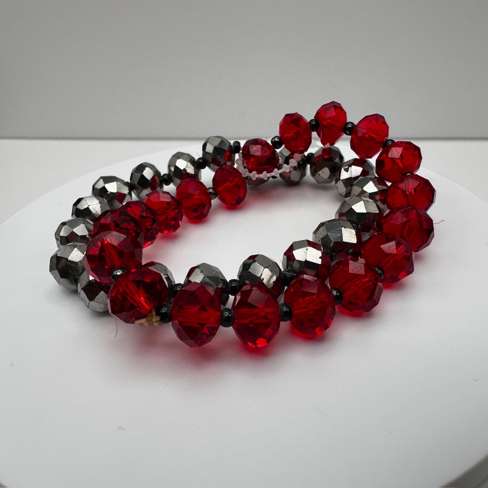 Vintage 90s Red/Silver Tone Faceted Beaded Stretch Bracelet Women's Jewelry - Thumbnail 3