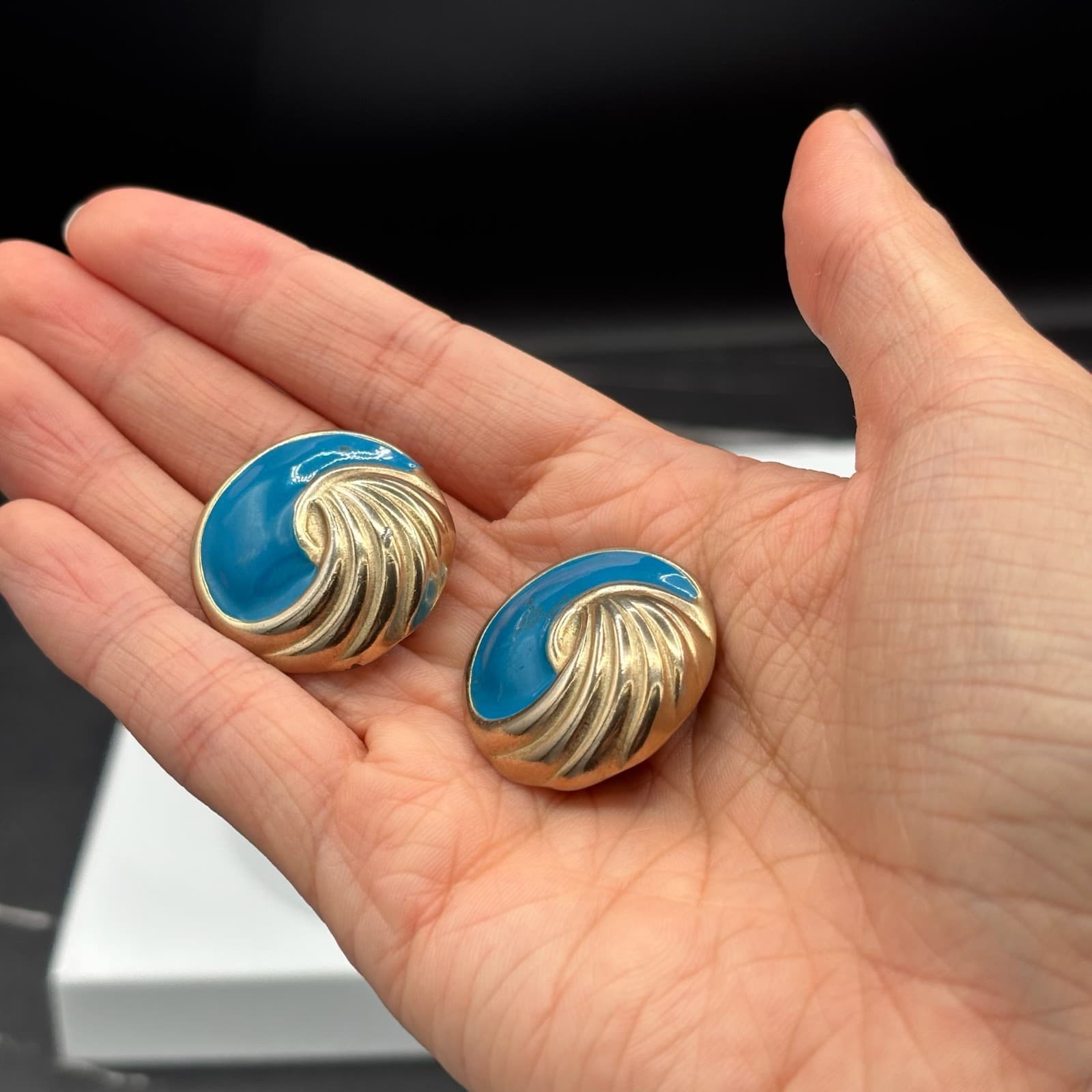 Vintage Gold-Tone & Turquoise Enamel Swirl Stud Earrings Retro 80s Style - Thumbnail 2