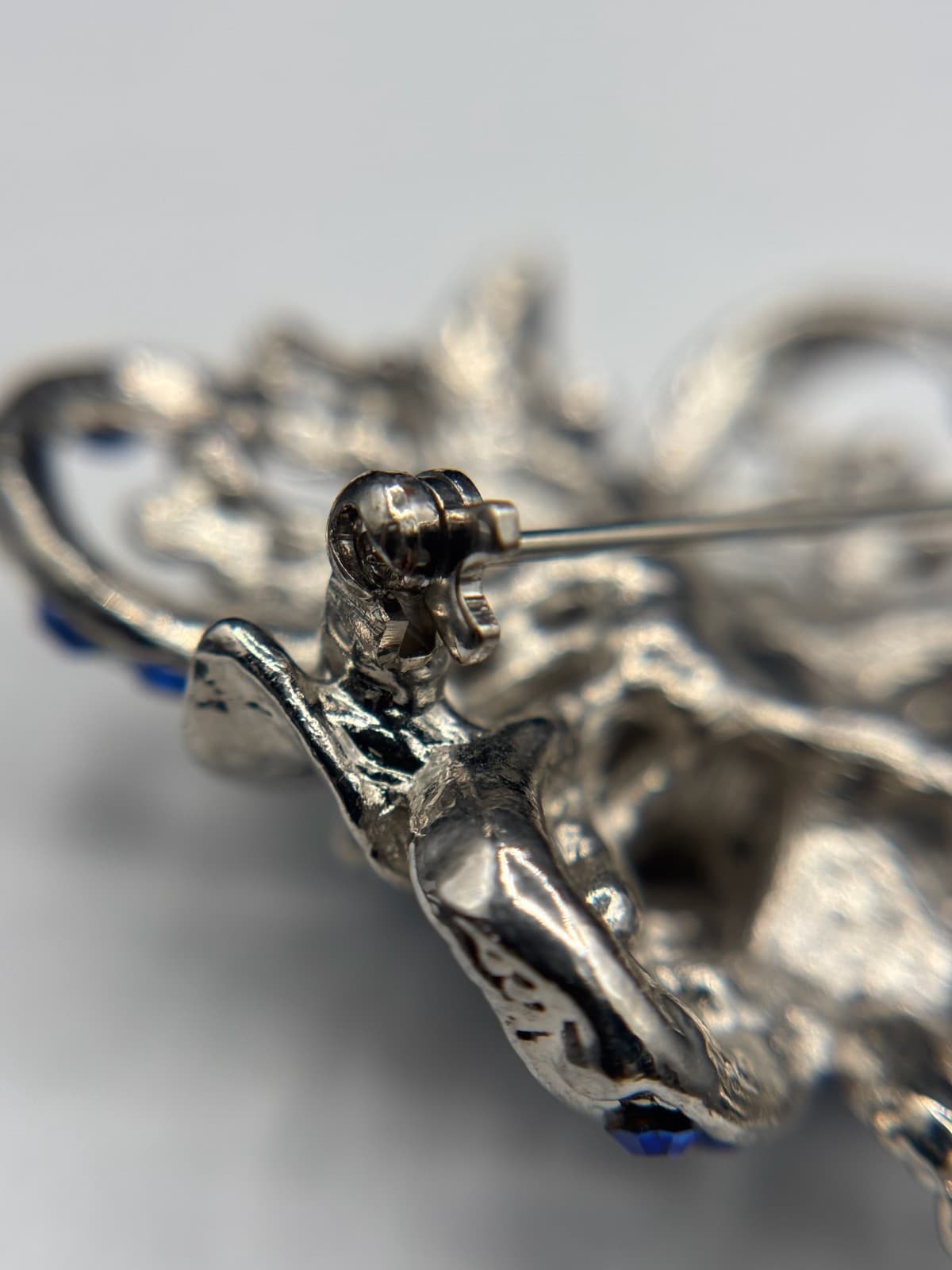 Silver-Tone Foilback Blue Rhinestone Floral Brooch Vintage Sparkle Style - Thumbnail 8