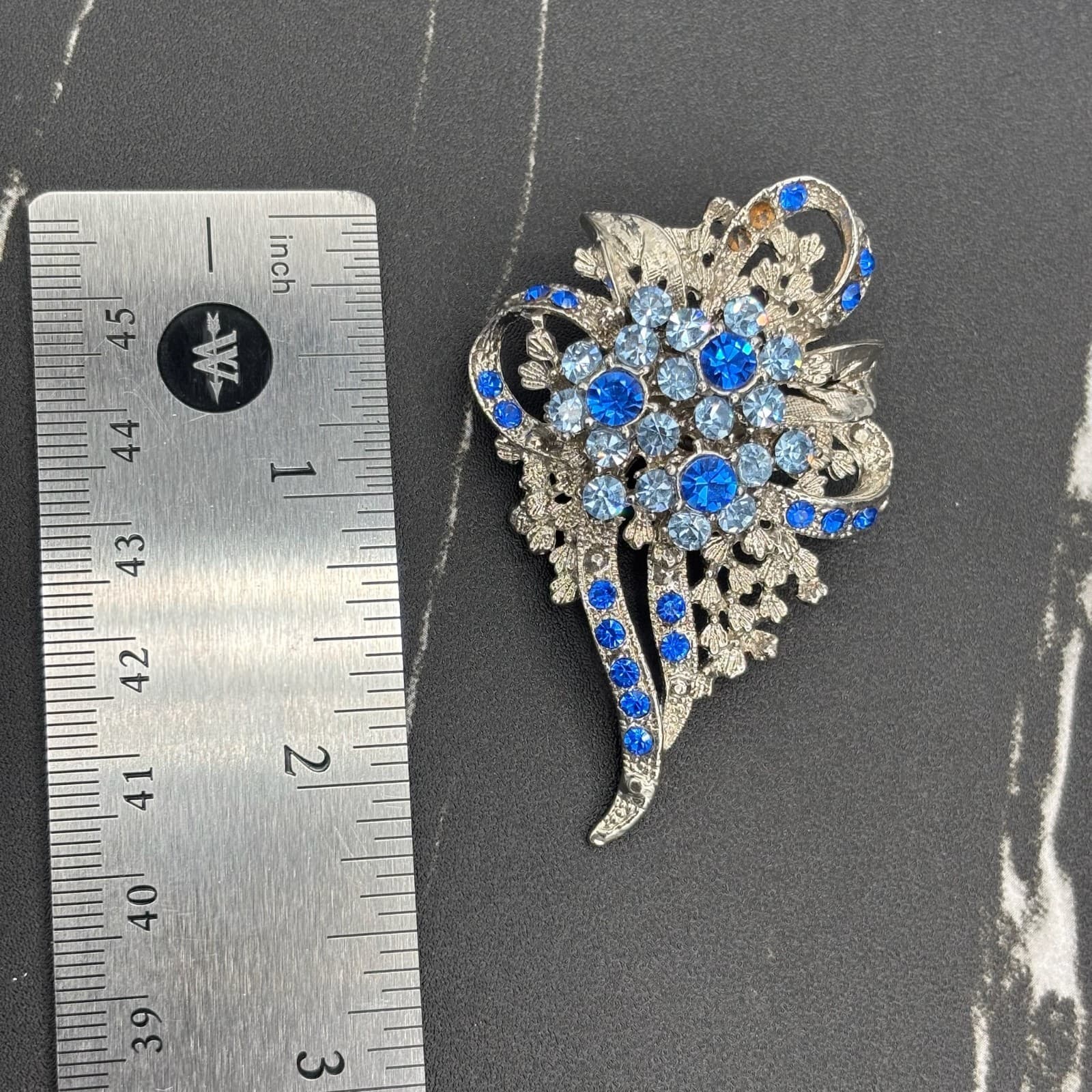 Silver-Tone Foilback Blue Rhinestone Floral Brooch Vintage Sparkle Style - Thumbnail 10