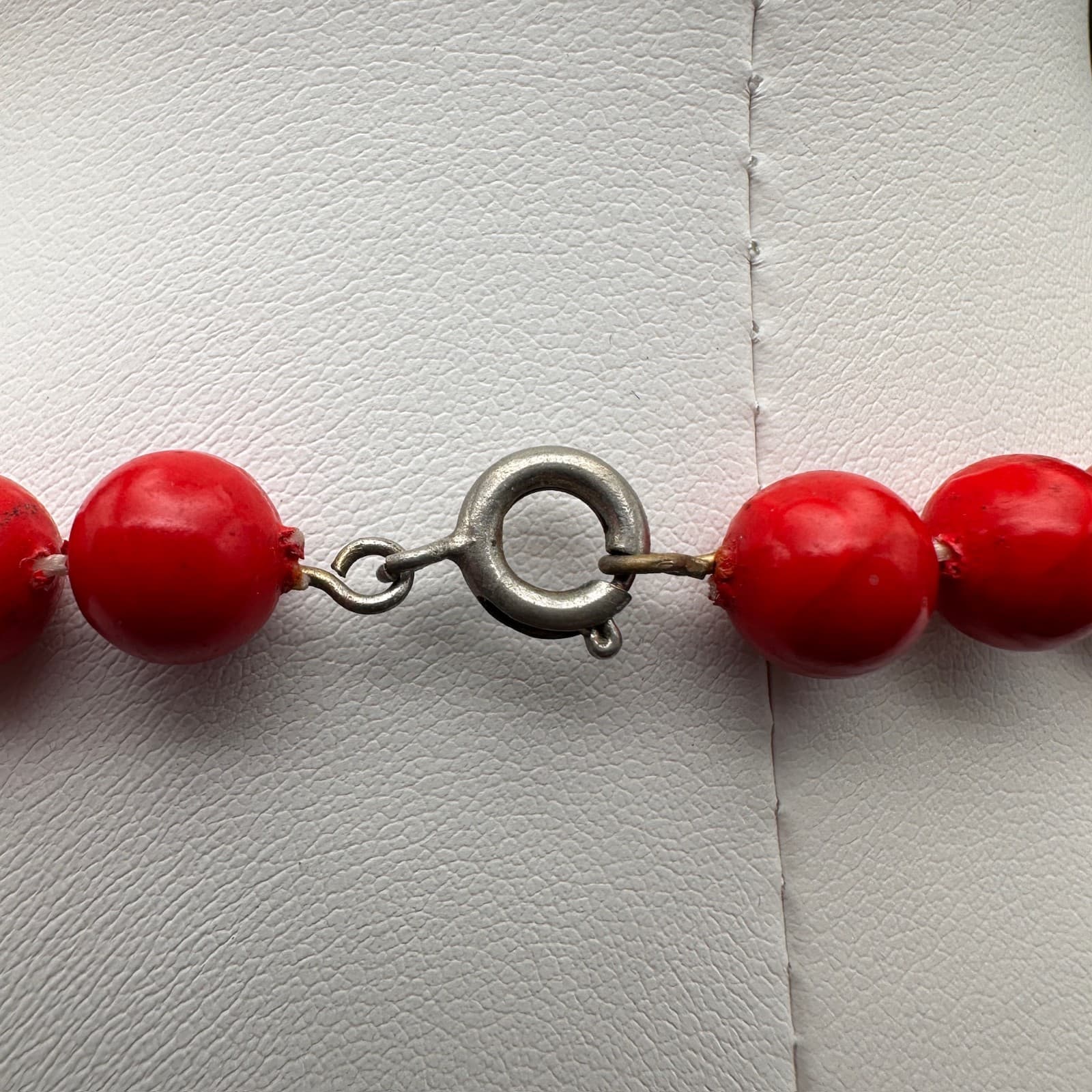 Vintage Red Beaded Necklace Round Beads Silver Tone Ring Clasp Retro Jewelry - Thumbnail 8