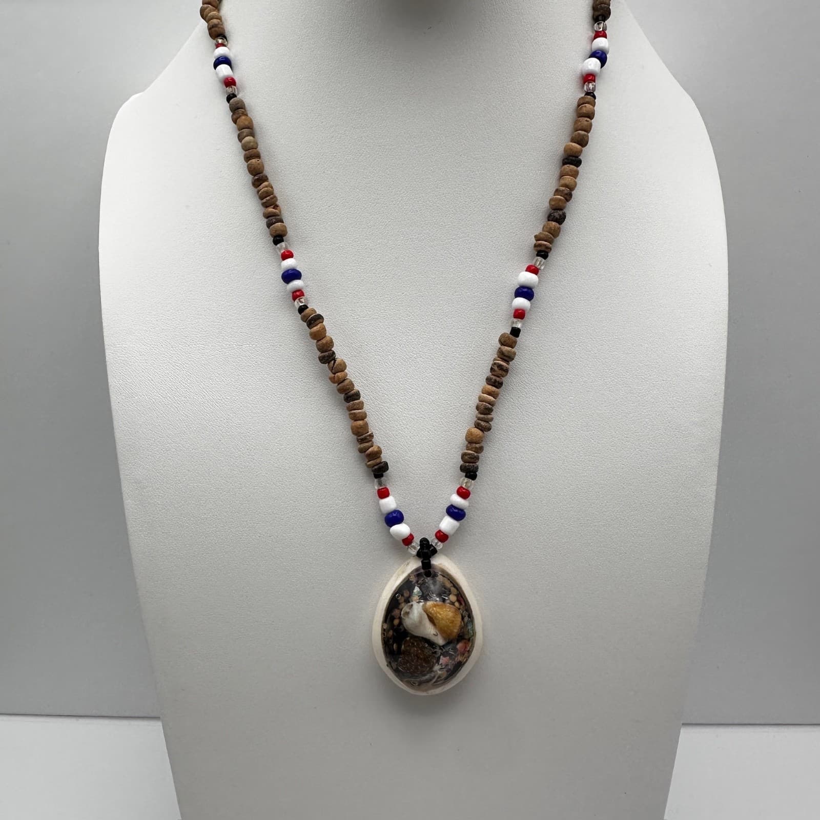 Vintage Shell Pendant Necklace Wooden Beads Boho Beach Folk Y2K 70s 80s 90s - Thumbnail 2