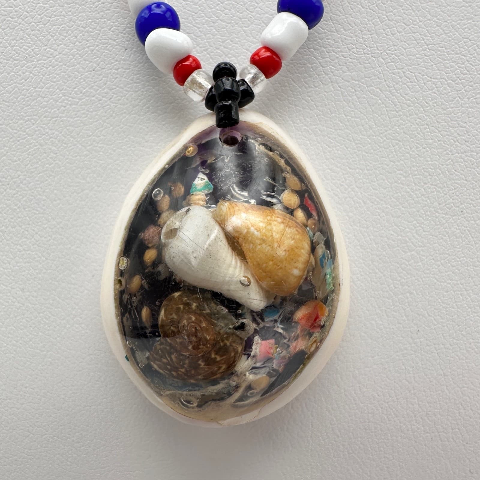 Vintage Shell Pendant Necklace Wooden Beads Boho Beach Folk Y2K 70s 80s 90s - Thumbnail 3