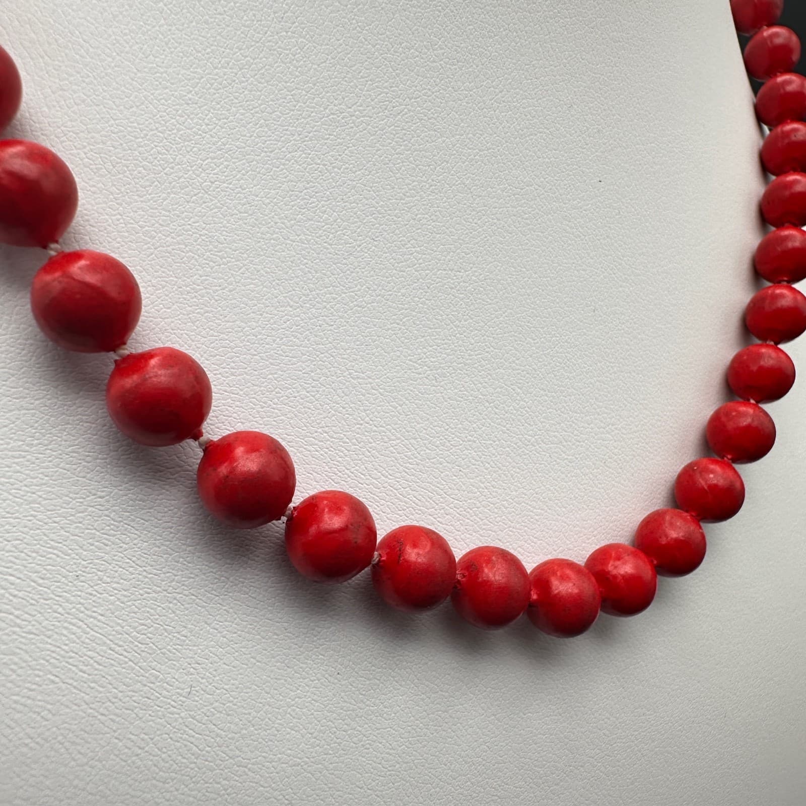 Vintage Red Beaded Necklace Round Beads Silver Tone Ring Clasp Retro Jewelry - Thumbnail 3