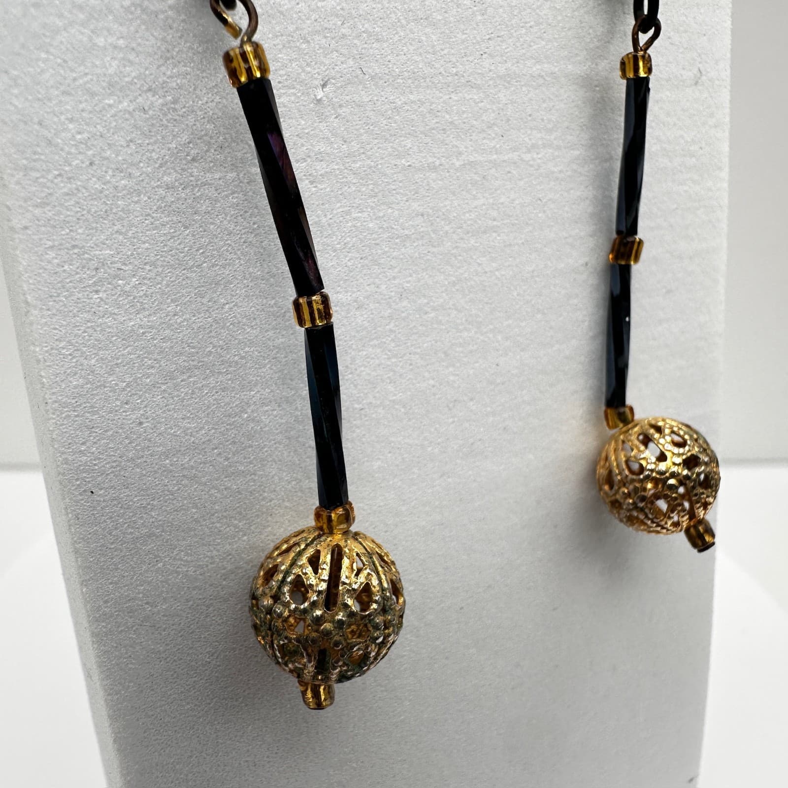 Vintage 90s Gold Tone Filigree Orb Dangle Earrings Black Twisted Glass Bead Boho - Thumbnail 2