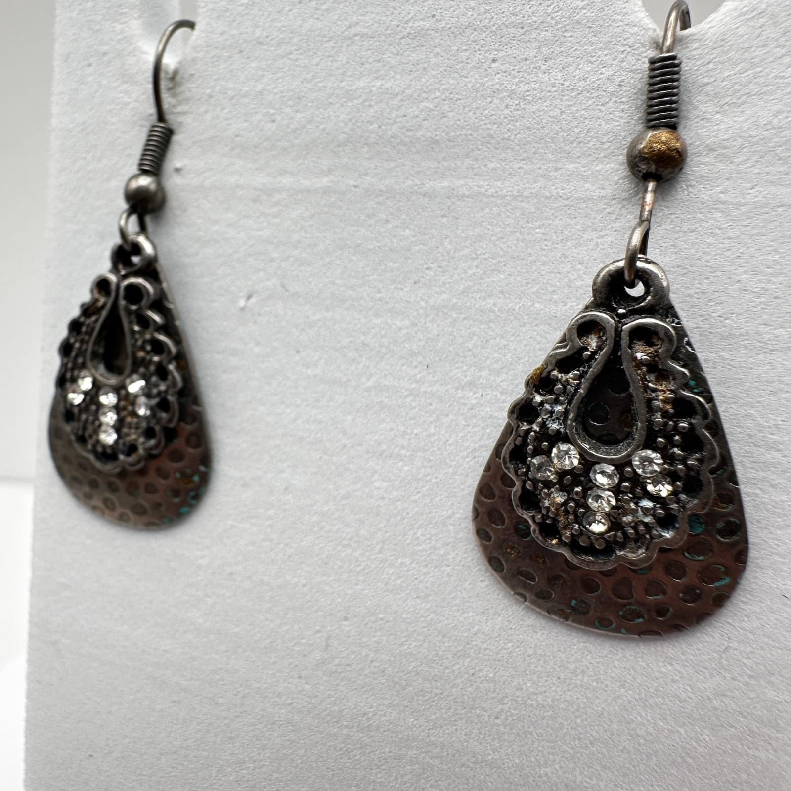 Vintage 90s Silver Tone Hammered Teardrop Earrings Rhinestone Dangle Women's - Thumbnail 4
