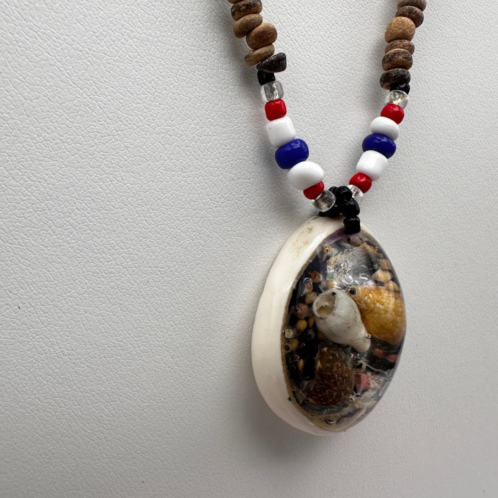 Vintage Shell Pendant Necklace Wooden Beads Boho Beach Folk Y2K 70s 80s 90s - Thumbnail 5