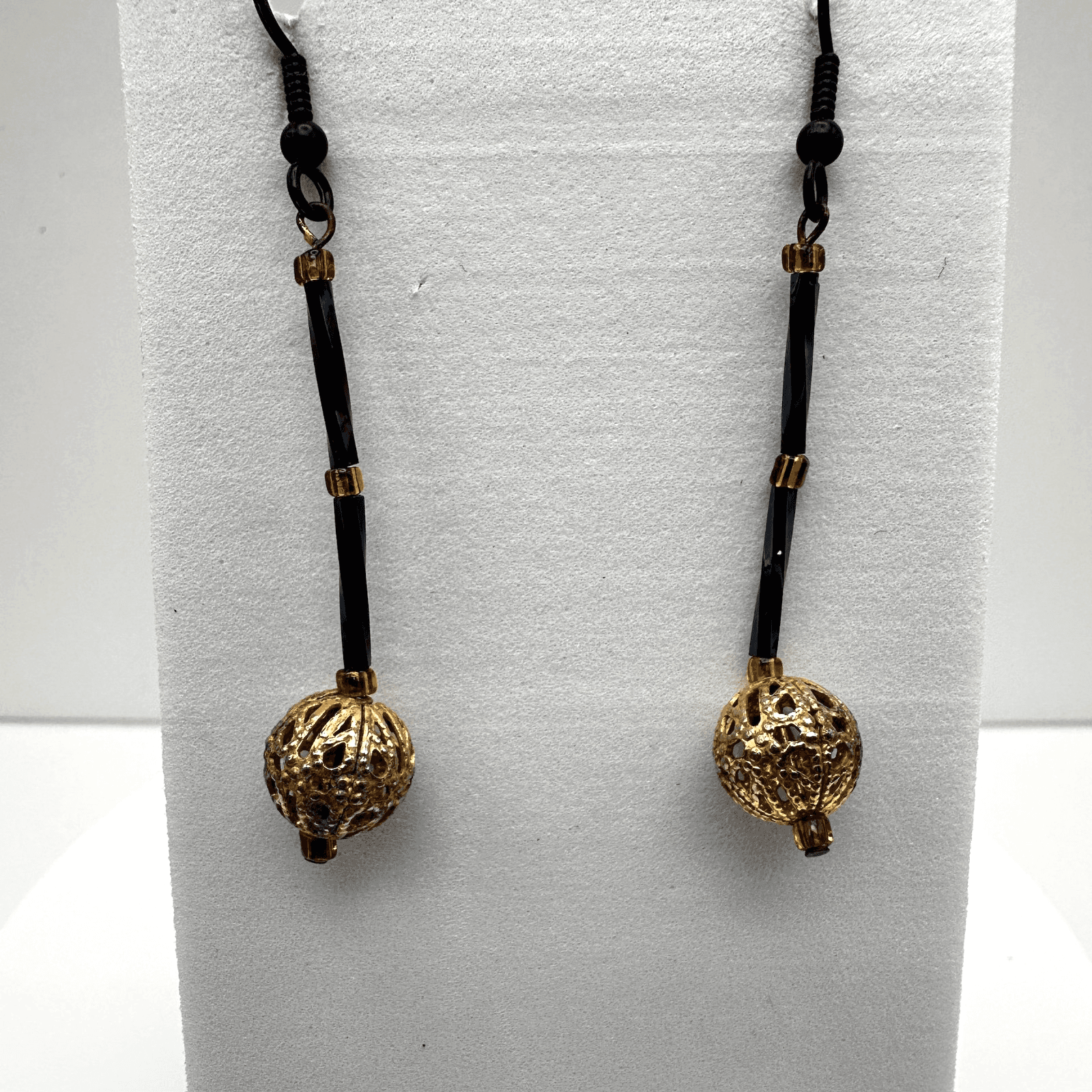 Vintage 90s Gold Tone Filigree Orb Dangle Earrings Black Twisted Glass Bead Boho - Image 1