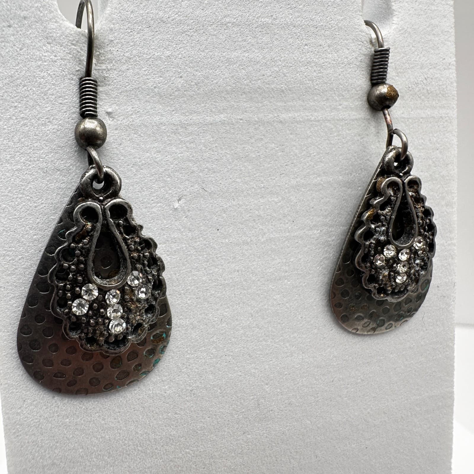 Vintage 90s Silver Tone Hammered Teardrop Earrings Rhinestone Dangle Women's - Thumbnail 3