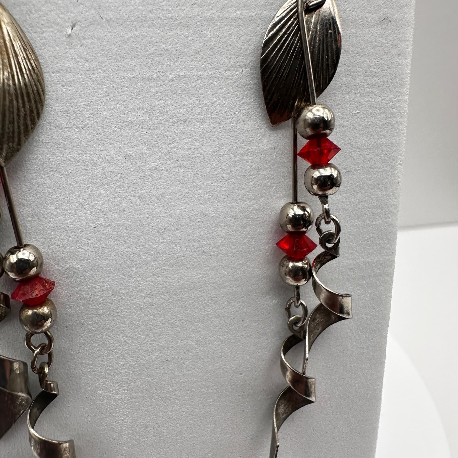 Vintage 90s Silver Tone Red Glass Bead Leaf Spiral Dangle Drop Earrings Jewelry - Thumbnail 3