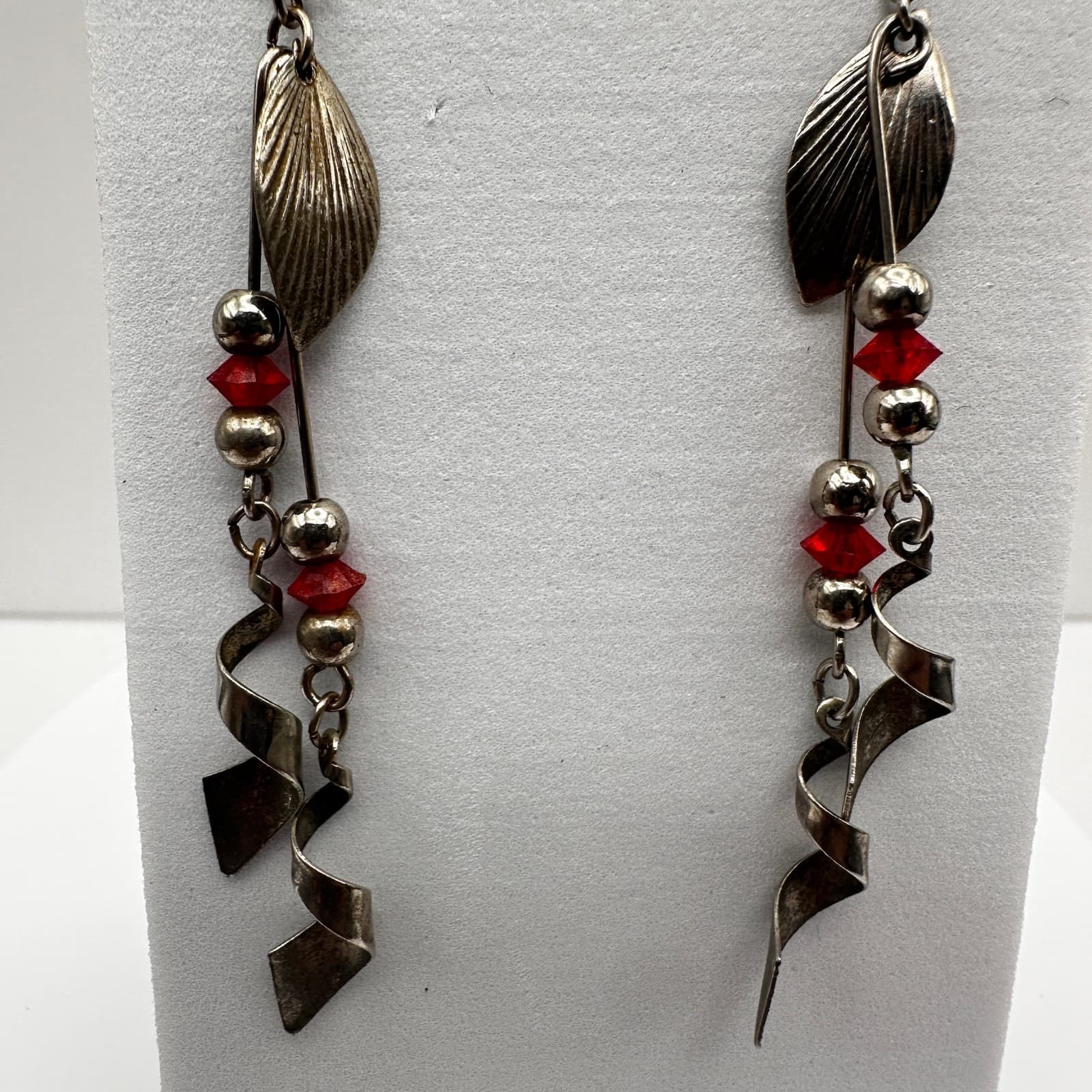 Vintage 90s Silver Tone Red Glass Bead Leaf Spiral Dangle Drop Earrings Jewelry - Thumbnail 2