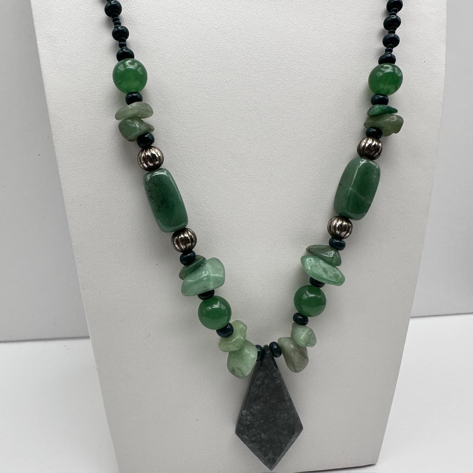 Vintage 90s Green Aventurine Quartz Stone Bead Necklace Large Rhombus Pendant - Thumbnail 3