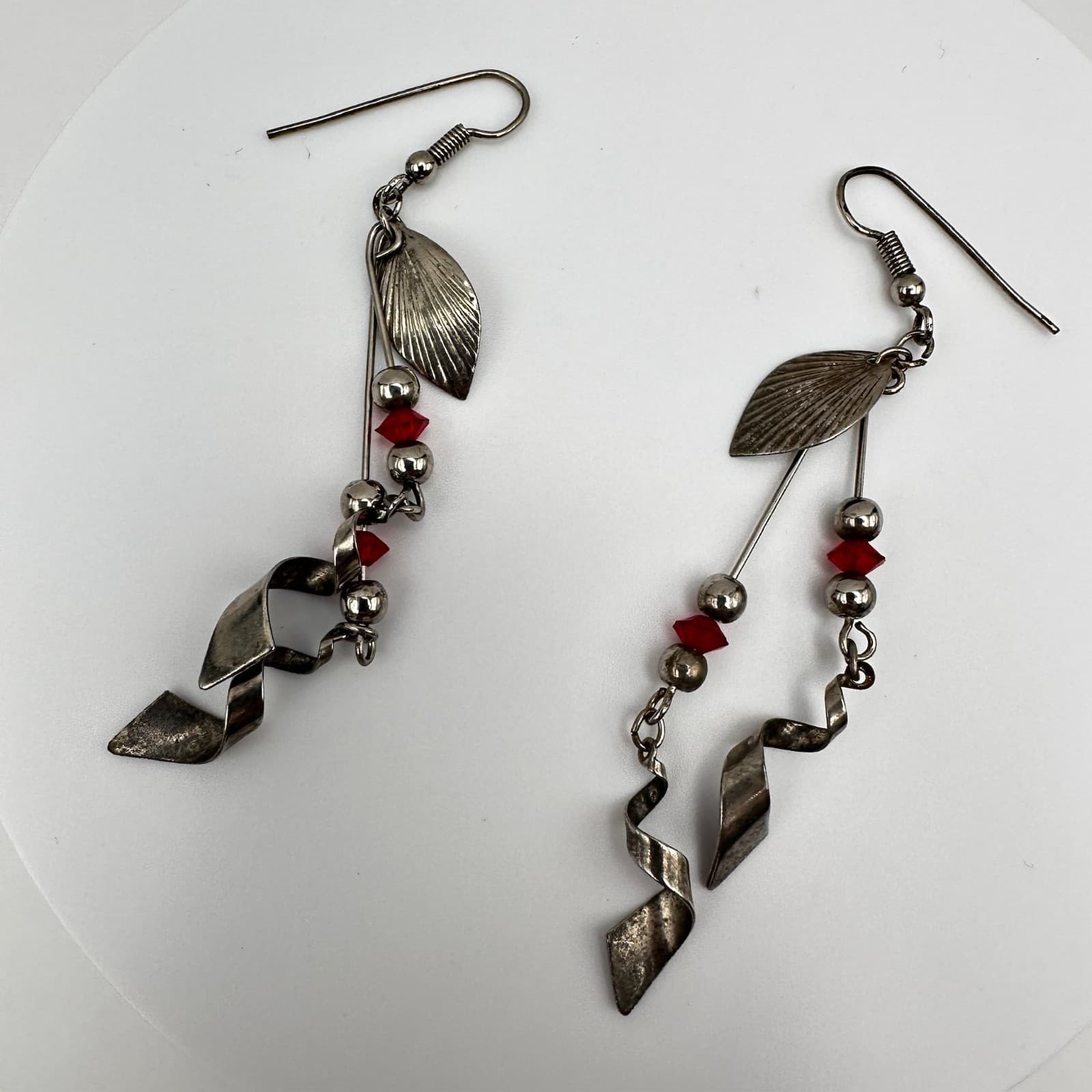 Vintage 90s Silver Tone Red Glass Bead Leaf Spiral Dangle Drop Earrings Jewelry - Thumbnail 7