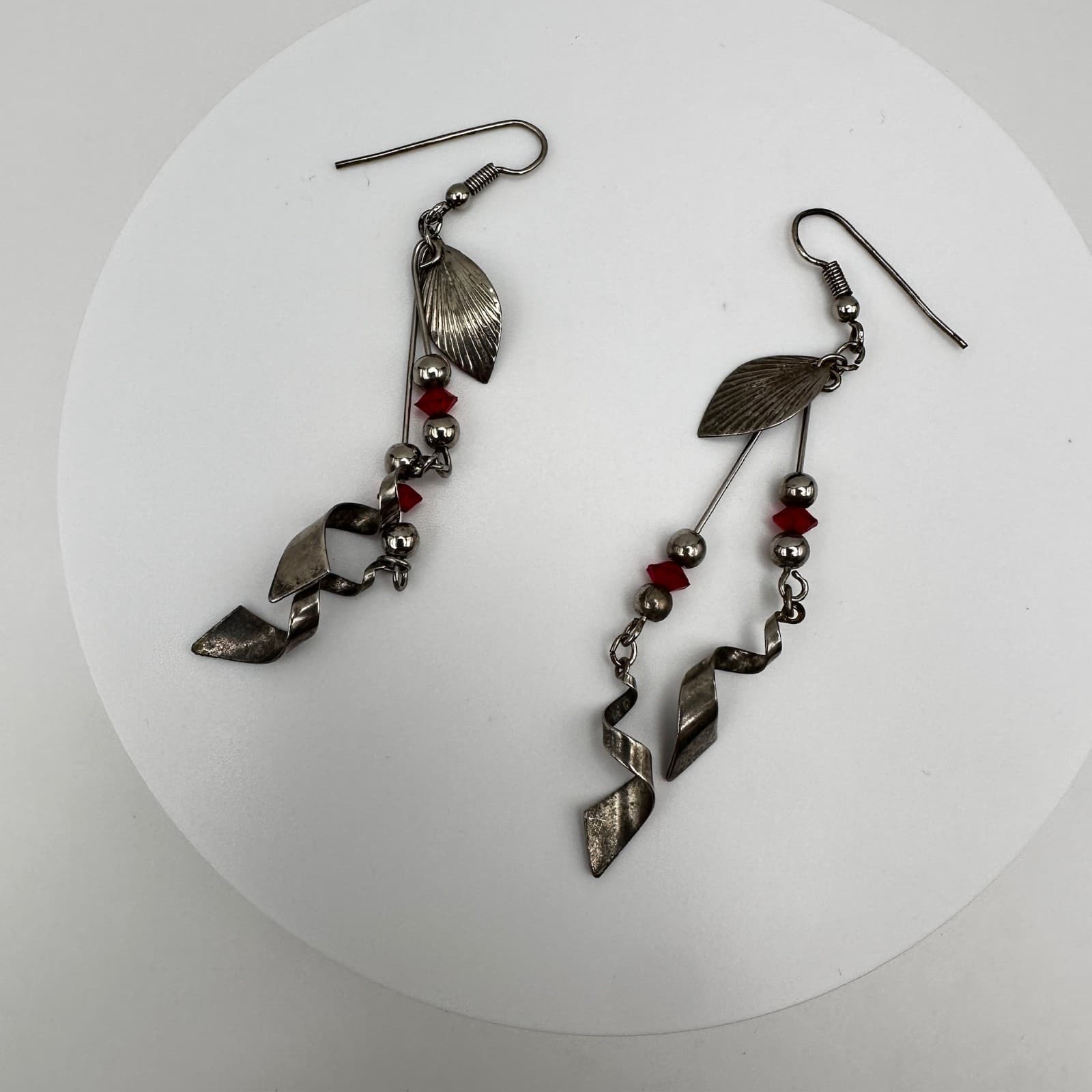 Vintage 90s Silver Tone Red Glass Bead Leaf Spiral Dangle Drop Earrings Jewelry - Thumbnail 6