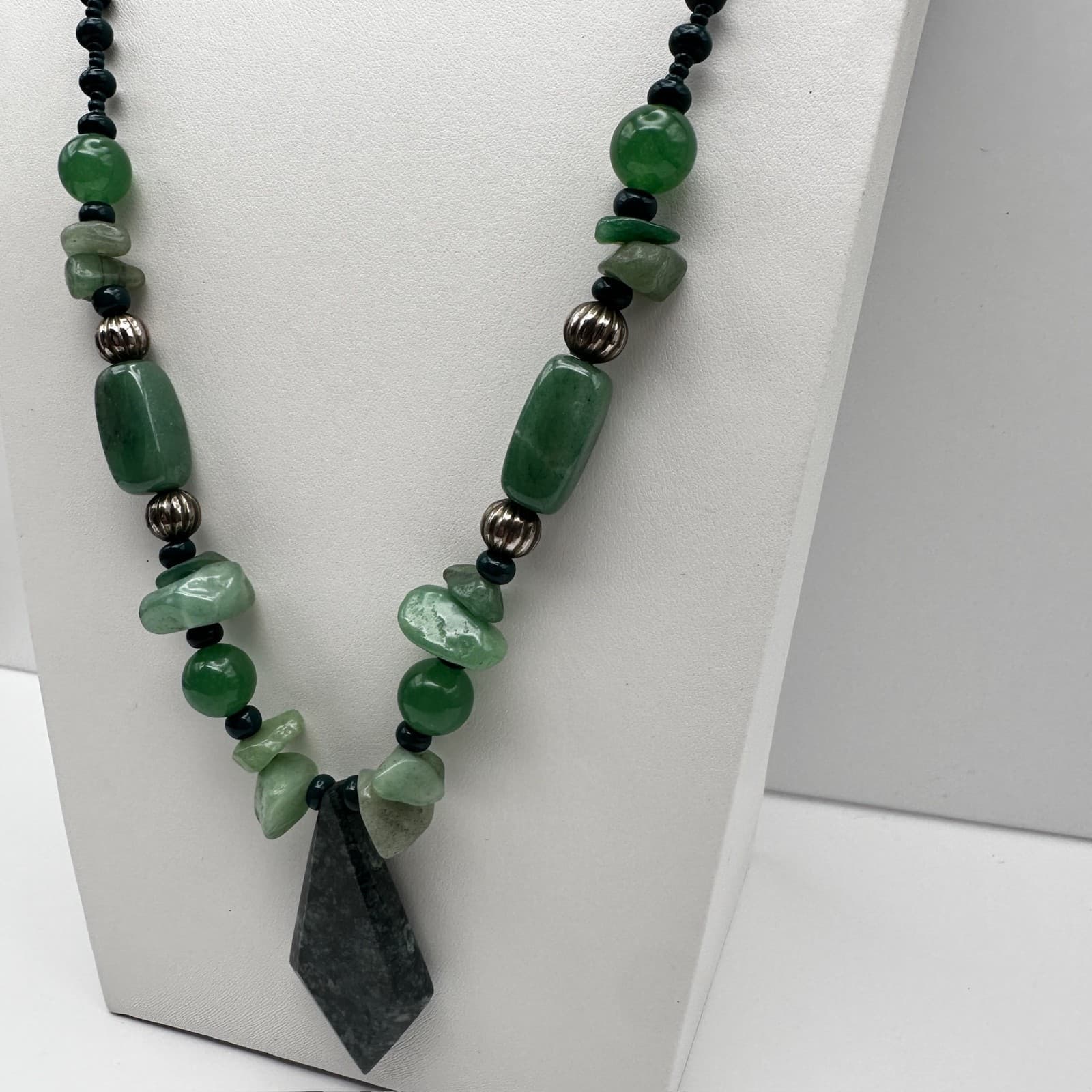 Vintage 90s Green Aventurine Quartz Stone Bead Necklace Large Rhombus Pendant - Thumbnail 4