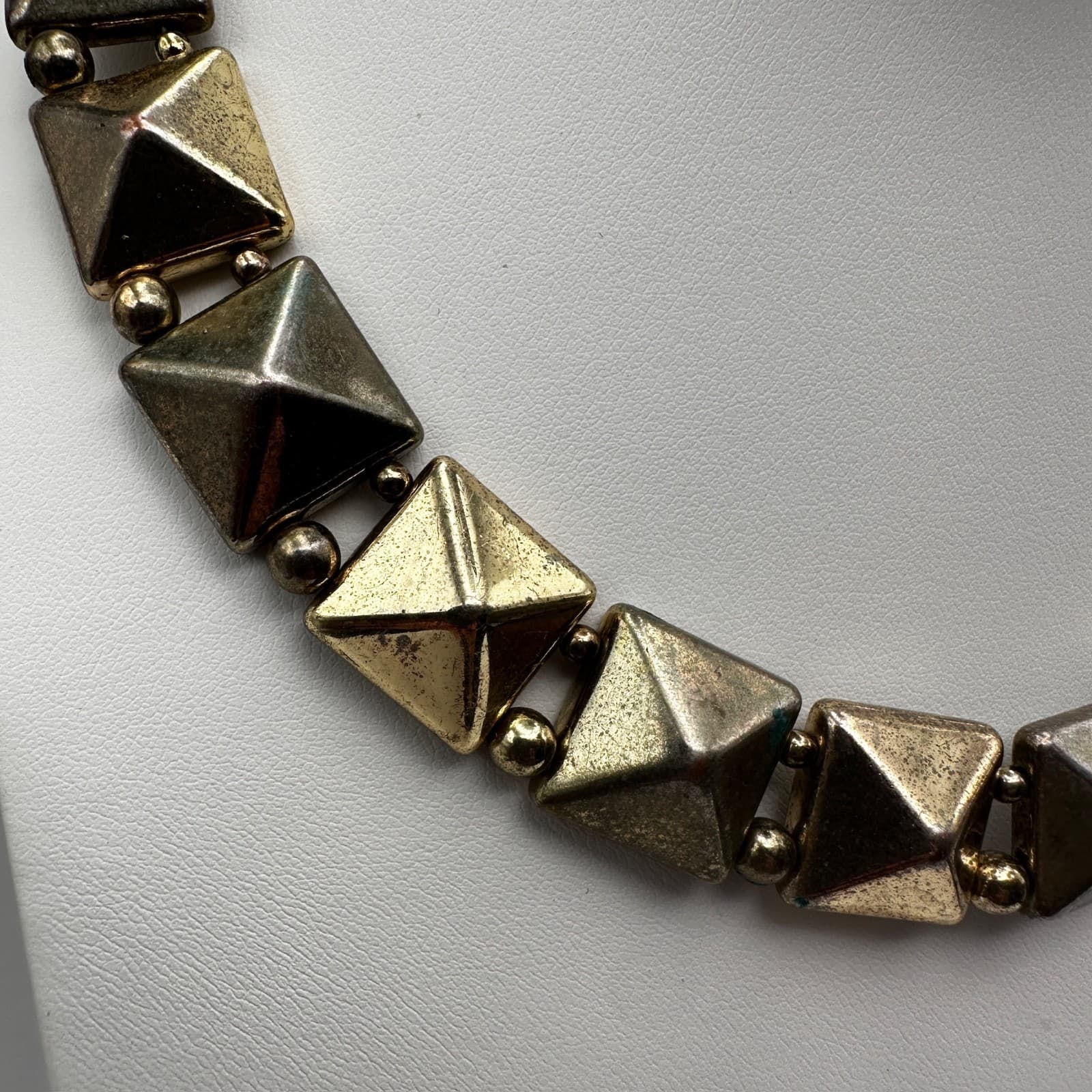 Vintage 80s Gold Tone Pyramid Stud Choker Necklace Geometric Women's Jewelry - Thumbnail 5