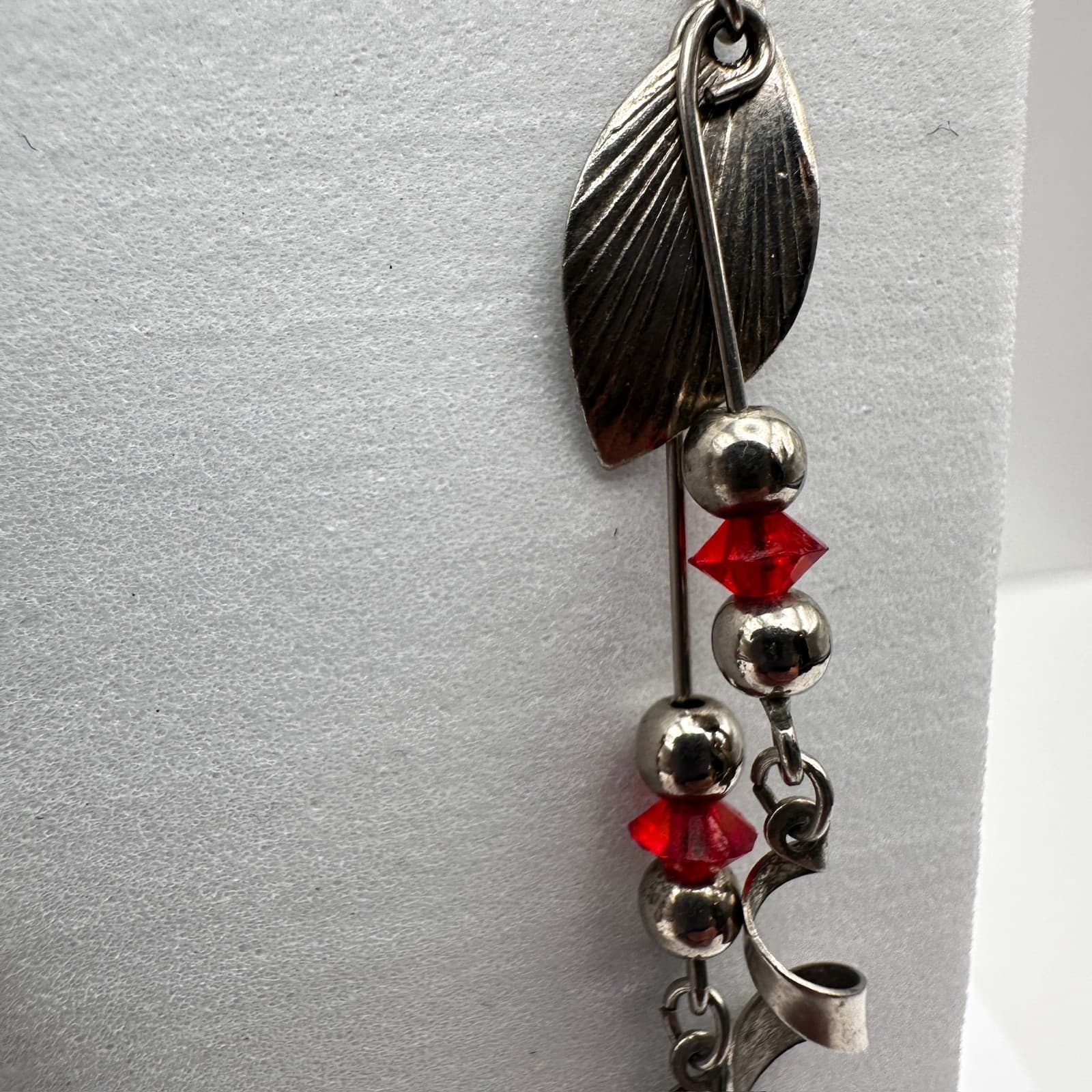 Vintage 90s Silver Tone Red Glass Bead Leaf Spiral Dangle Drop Earrings Jewelry - Thumbnail 4