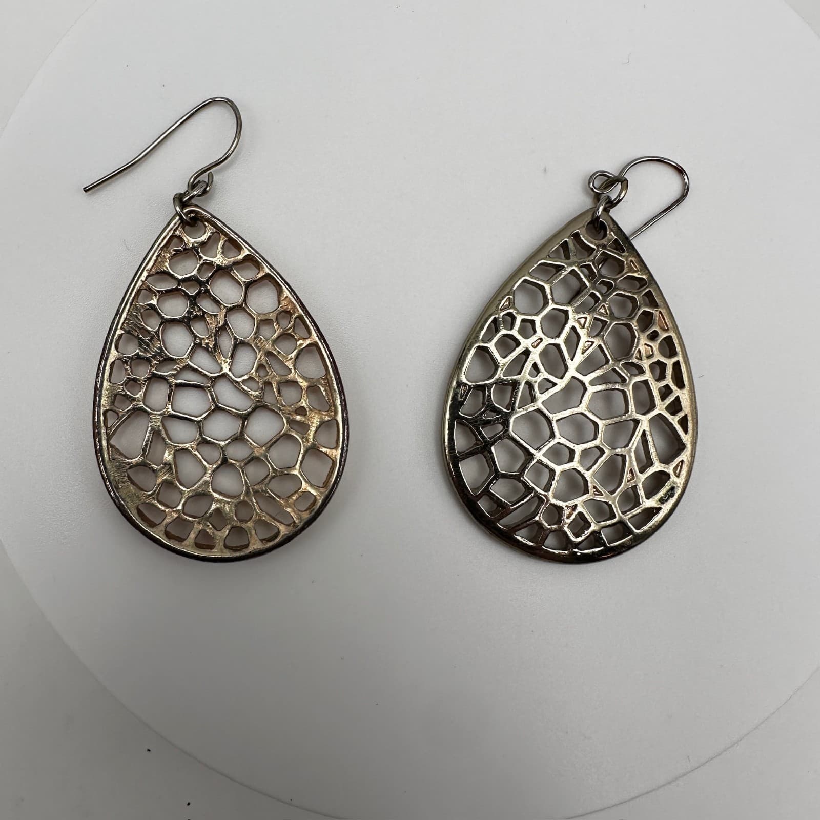 Vintage 90s Gold Tone Filigree Teardrop Dangle Earrings Boho Geometric Mesh - Thumbnail 7