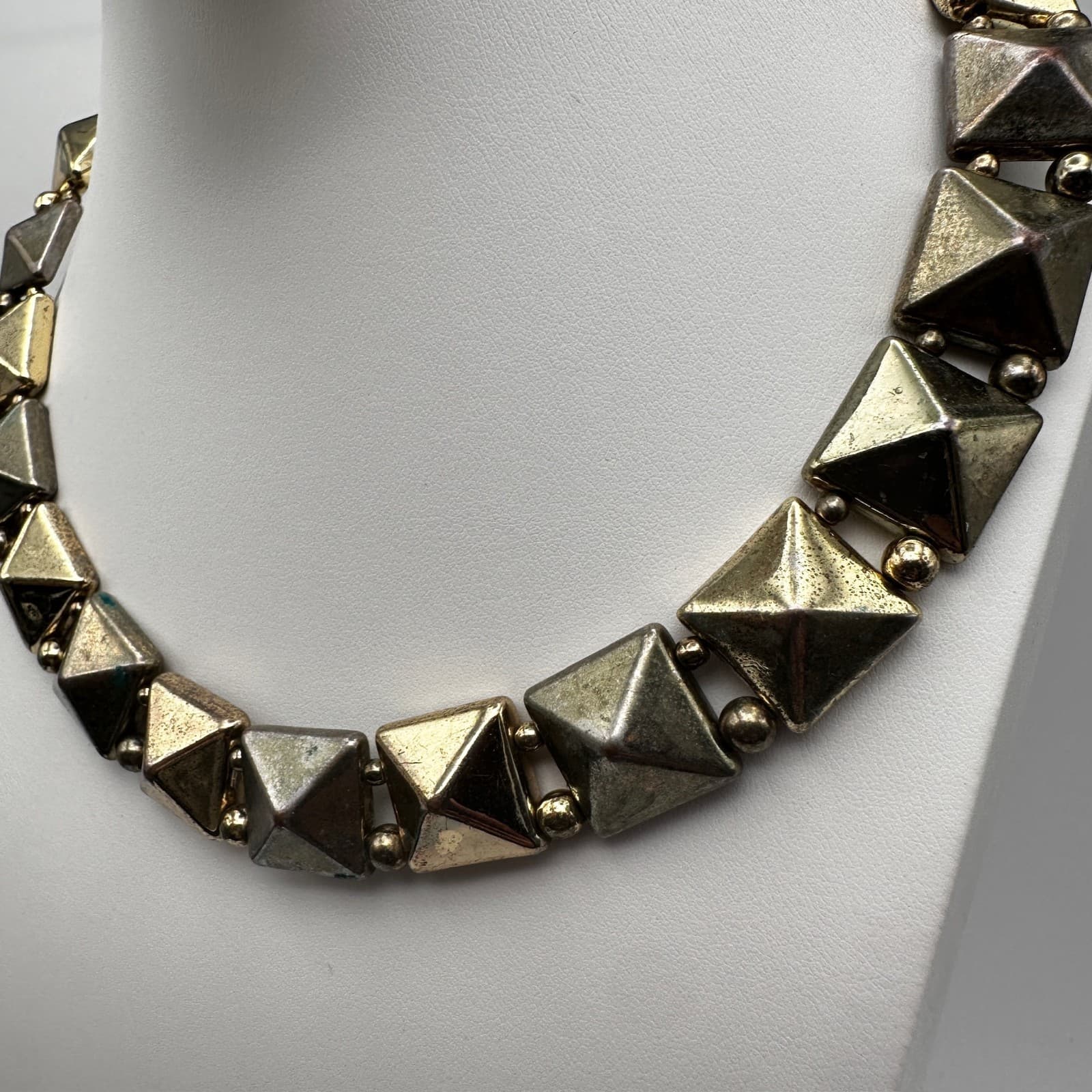 Vintage 80s Gold Tone Pyramid Stud Choker Necklace Geometric Women's Jewelry - Thumbnail 6