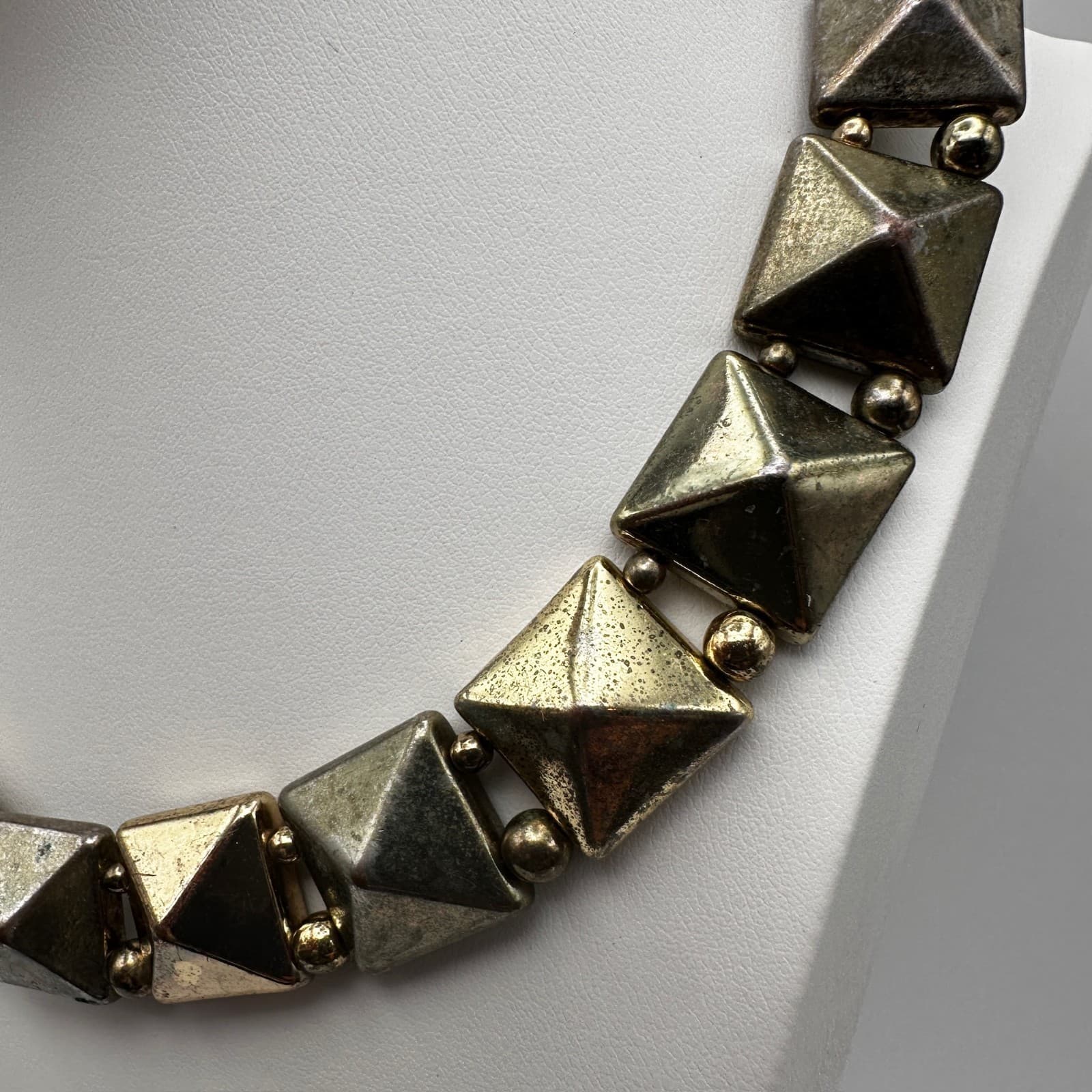 Vintage 80s Gold Tone Pyramid Stud Choker Necklace Geometric Women's Jewelry - Thumbnail 7