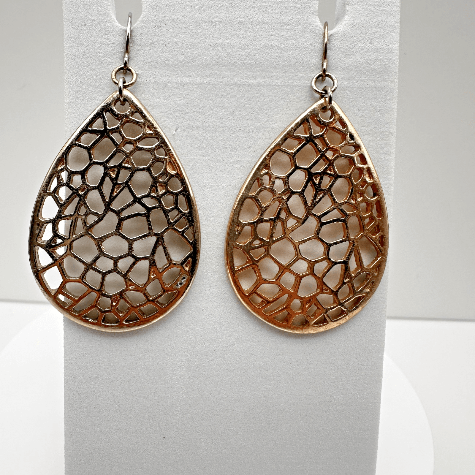 Vintage 90s Gold Tone Filigree Teardrop Dangle Earrings Boho Geometric Mesh - Image 1