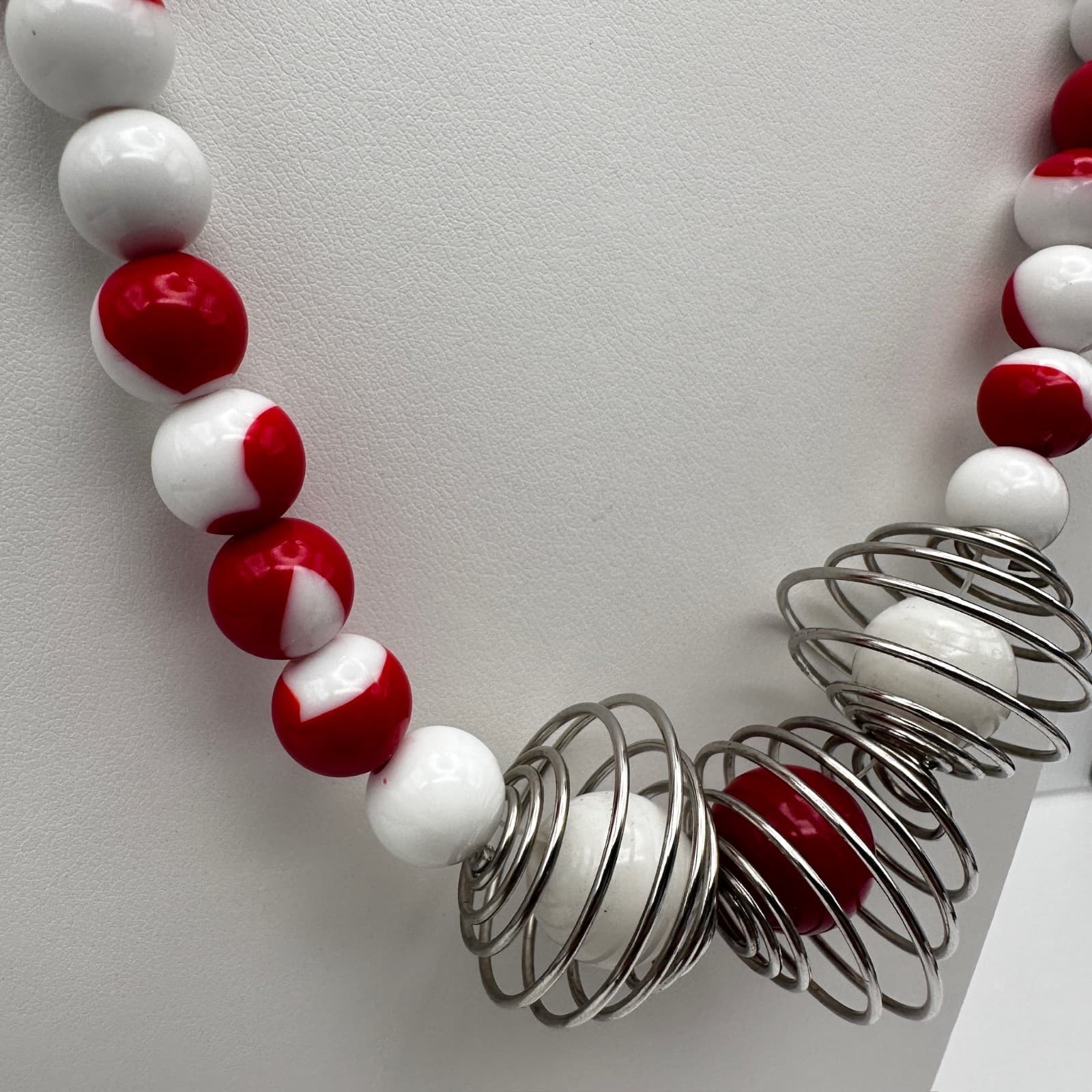 Vintage 90s Red White Bead Necklace Cage Dangle Earrings Silver Tone Jewelry set - Thumbnail 2