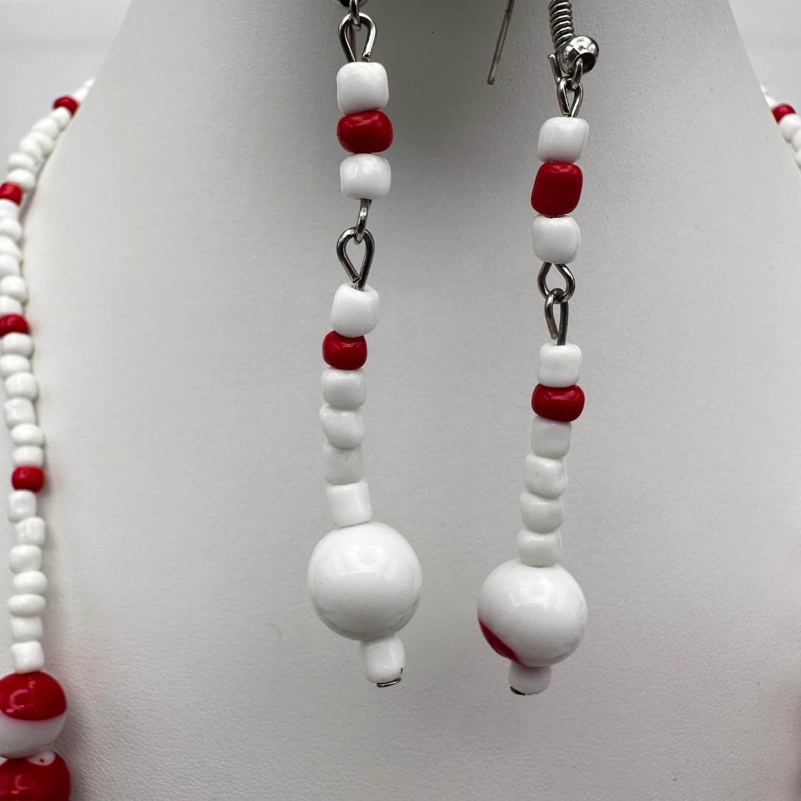 Vintage 90s Red White Bead Necklace Cage Dangle Earrings Silver Tone Jewelry set - Thumbnail 3