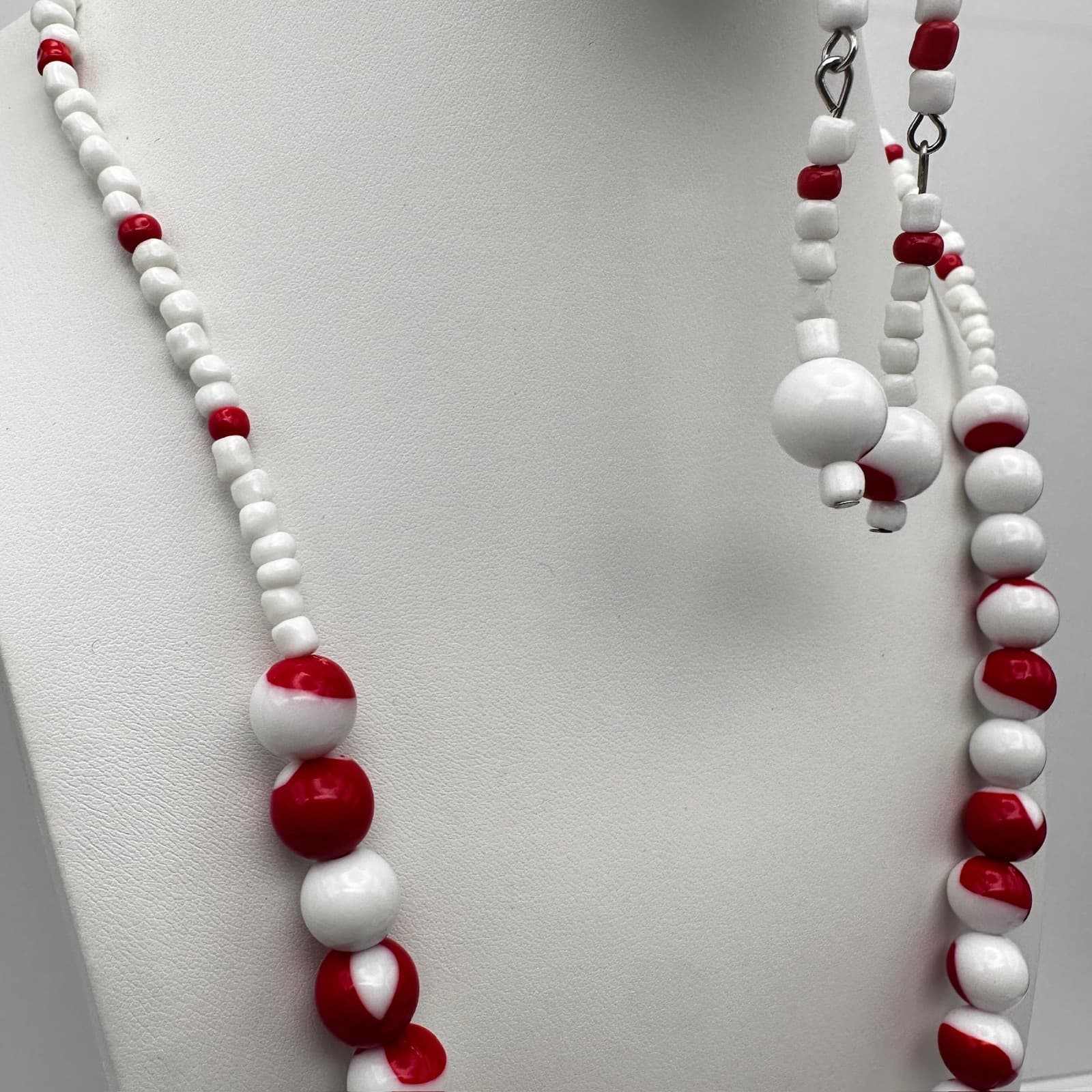 Vintage 90s Red White Bead Necklace Cage Dangle Earrings Silver Tone Jewelry set - Thumbnail 4