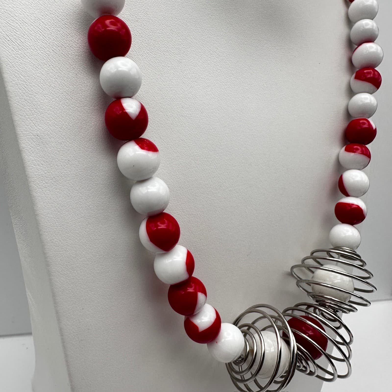 Vintage 90s Red White Bead Necklace Cage Dangle Earrings Silver Tone Jewelry set - Thumbnail 5