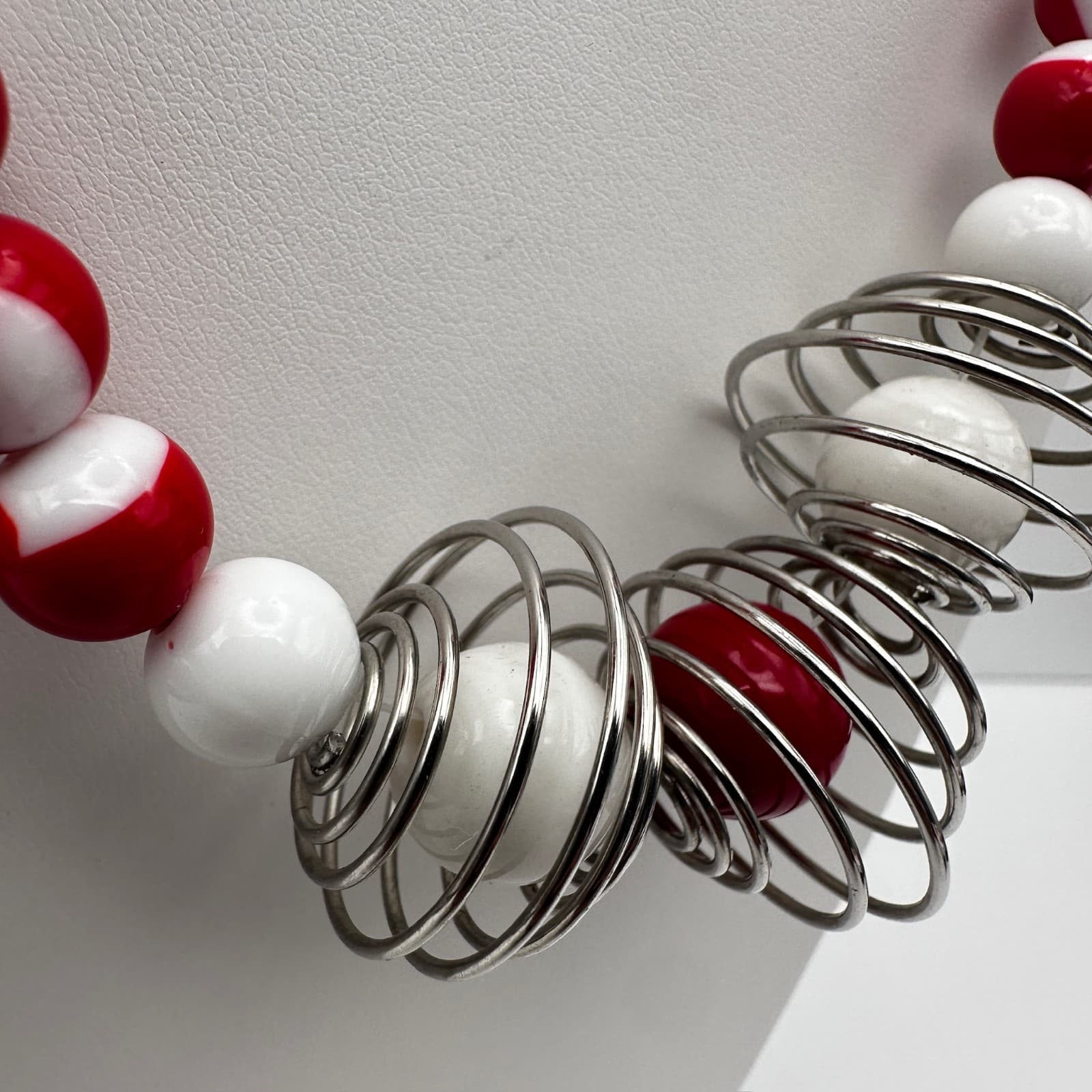 Vintage 90s Red White Bead Necklace Cage Dangle Earrings Silver Tone Jewelry set - Thumbnail 6