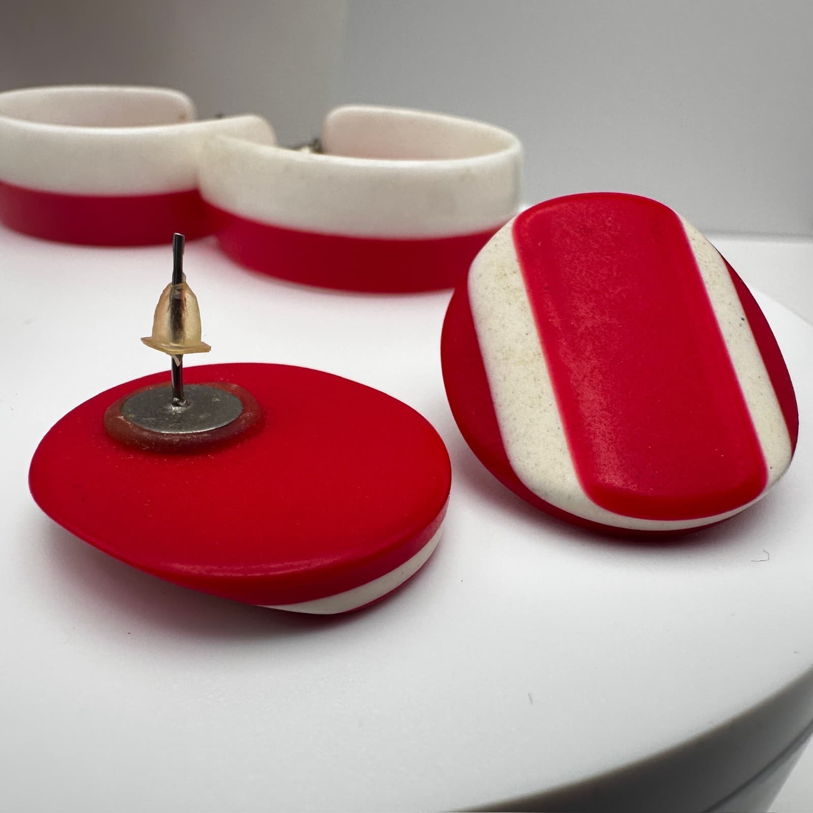 Vintage 90s Red White Bead Necklace Cage Dangle Earrings Silver Tone Jewelry set - Thumbnail 10