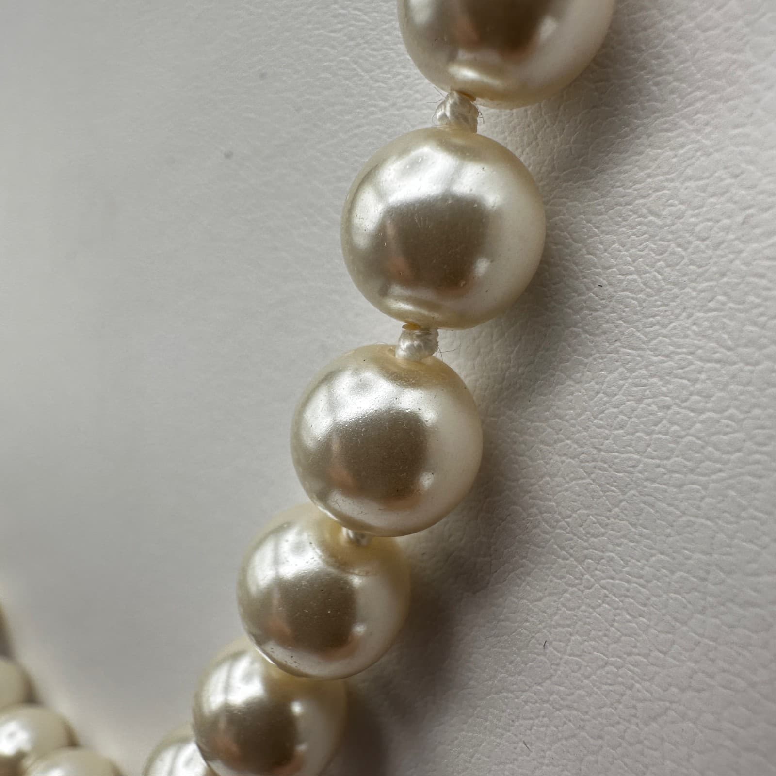 Vintage 90s Cream Faux Pearl Graduated Necklace Silver Tone Women's Jewelry - Thumbnail 8