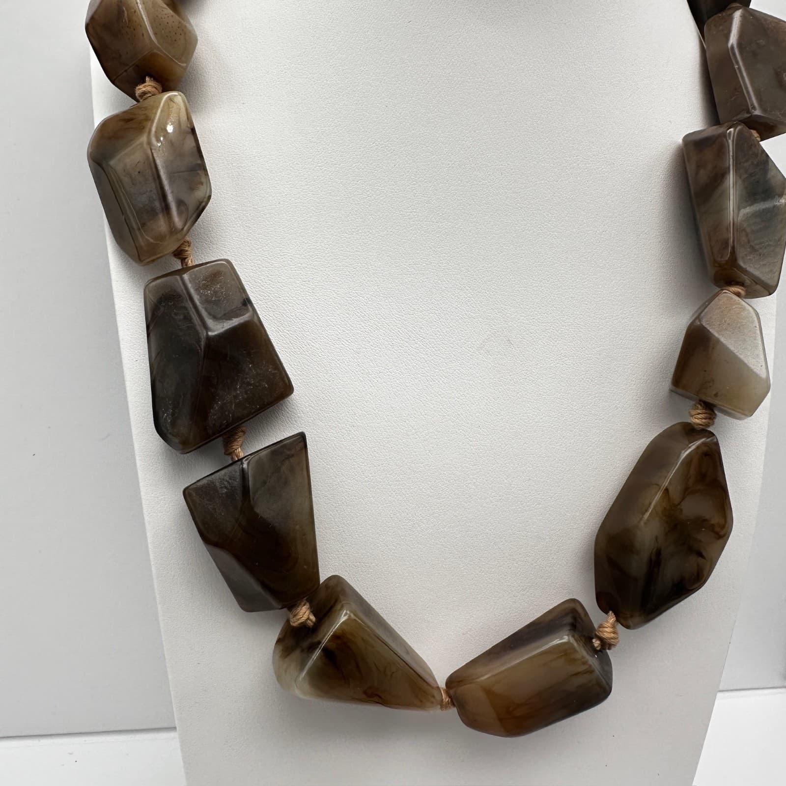 Vintage 90s Chunky Gray Brown Resin Bead Statement Necklace Boho Women's Jewelry - Thumbnail 3