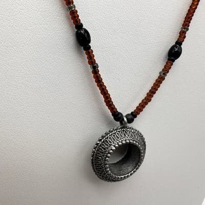 Vintage 90s Brown Amber Glass Bead Necklace Silver Tone Filigree Circle Pendant - Thumbnail 5